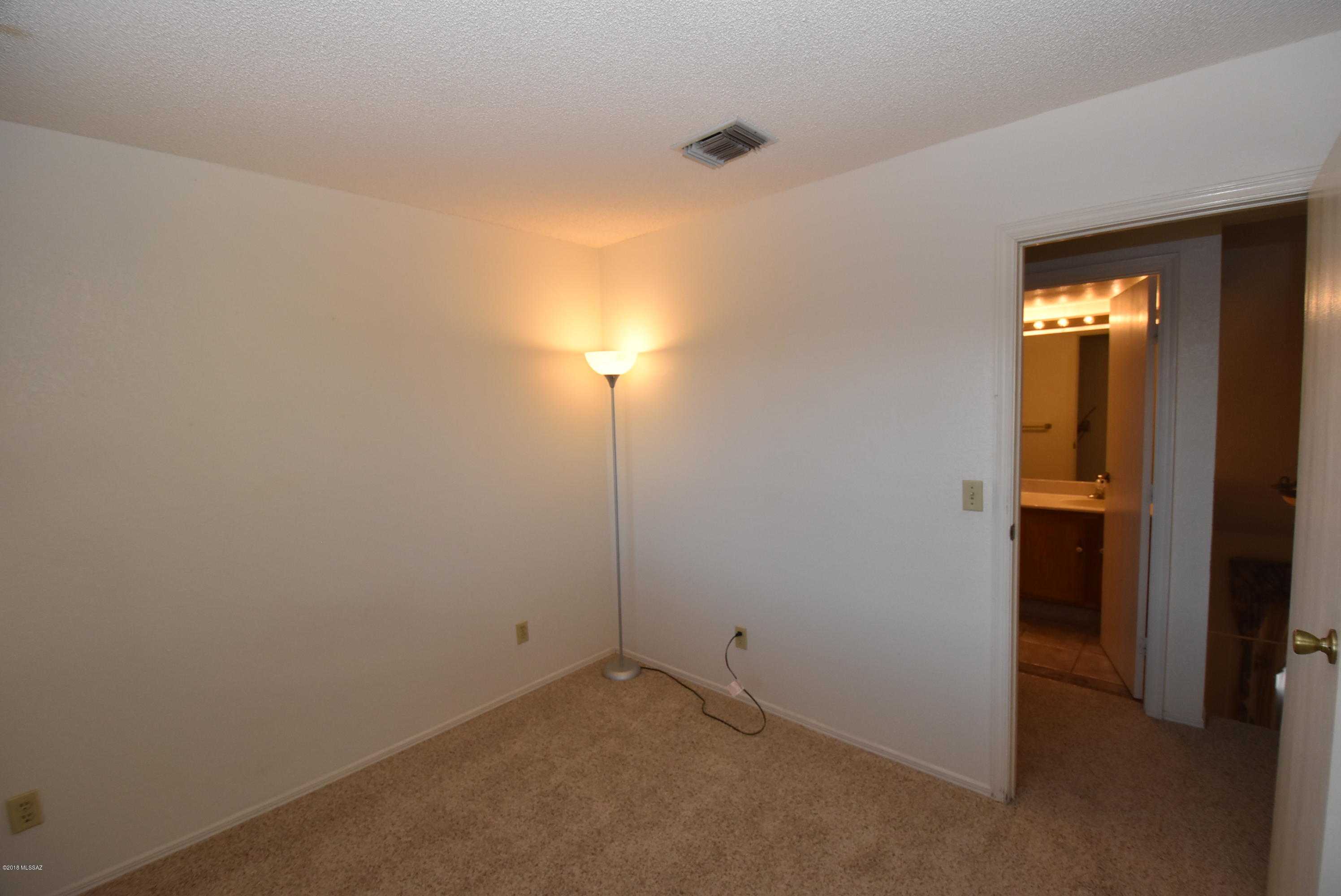 Oak Tree II at Midvale (273-519) - Residential Lease