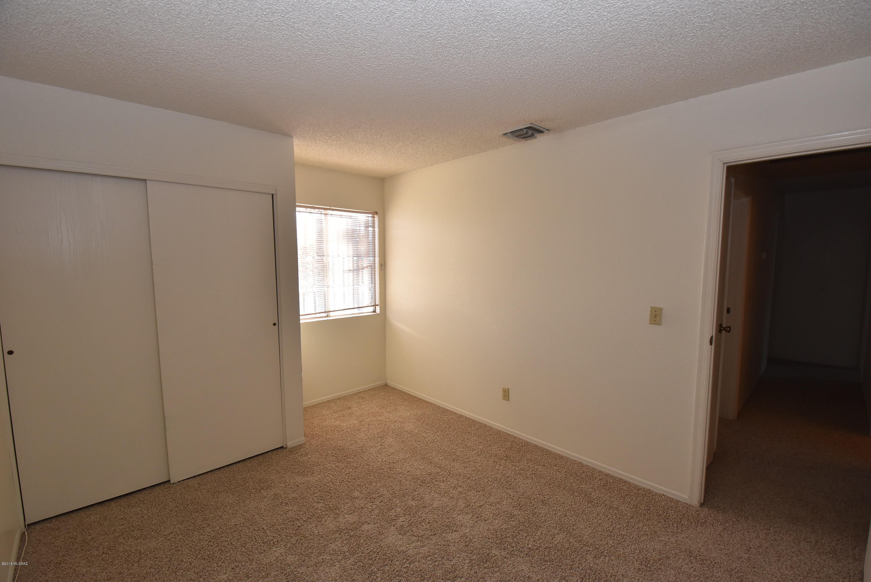 Oak Tree II at Midvale (273-519) - Residential Lease