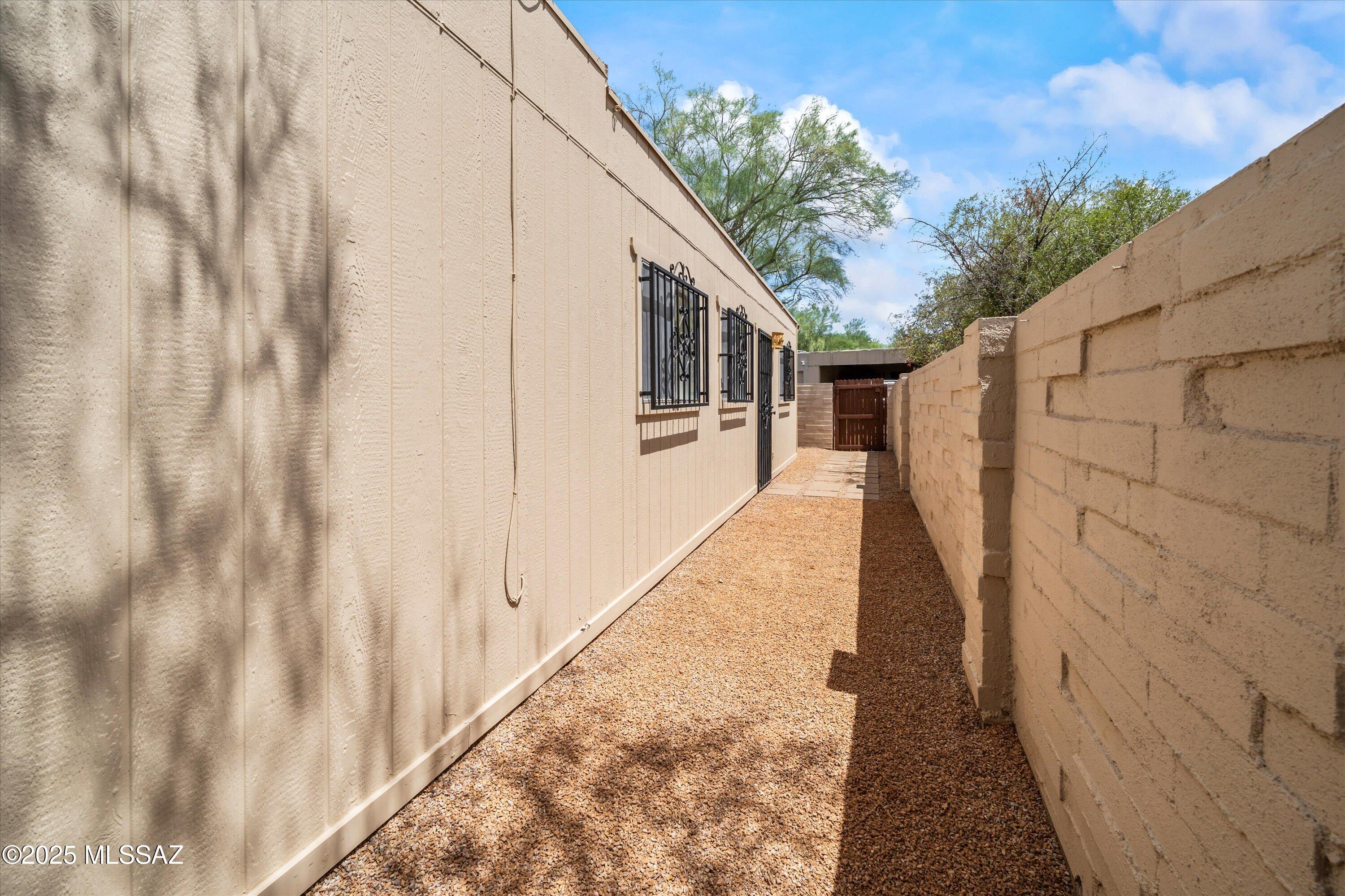 Pantano Townhomes (1-118) - Residential