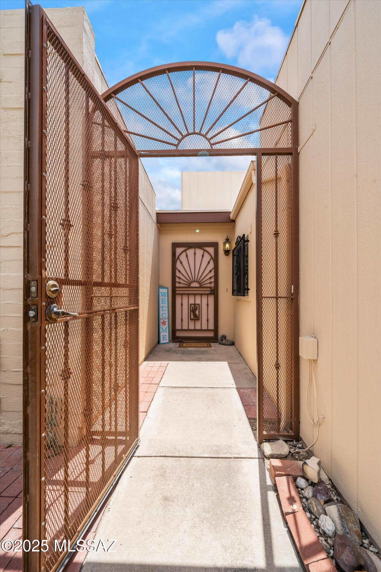 Pantano Townhomes (1-118) - Residential