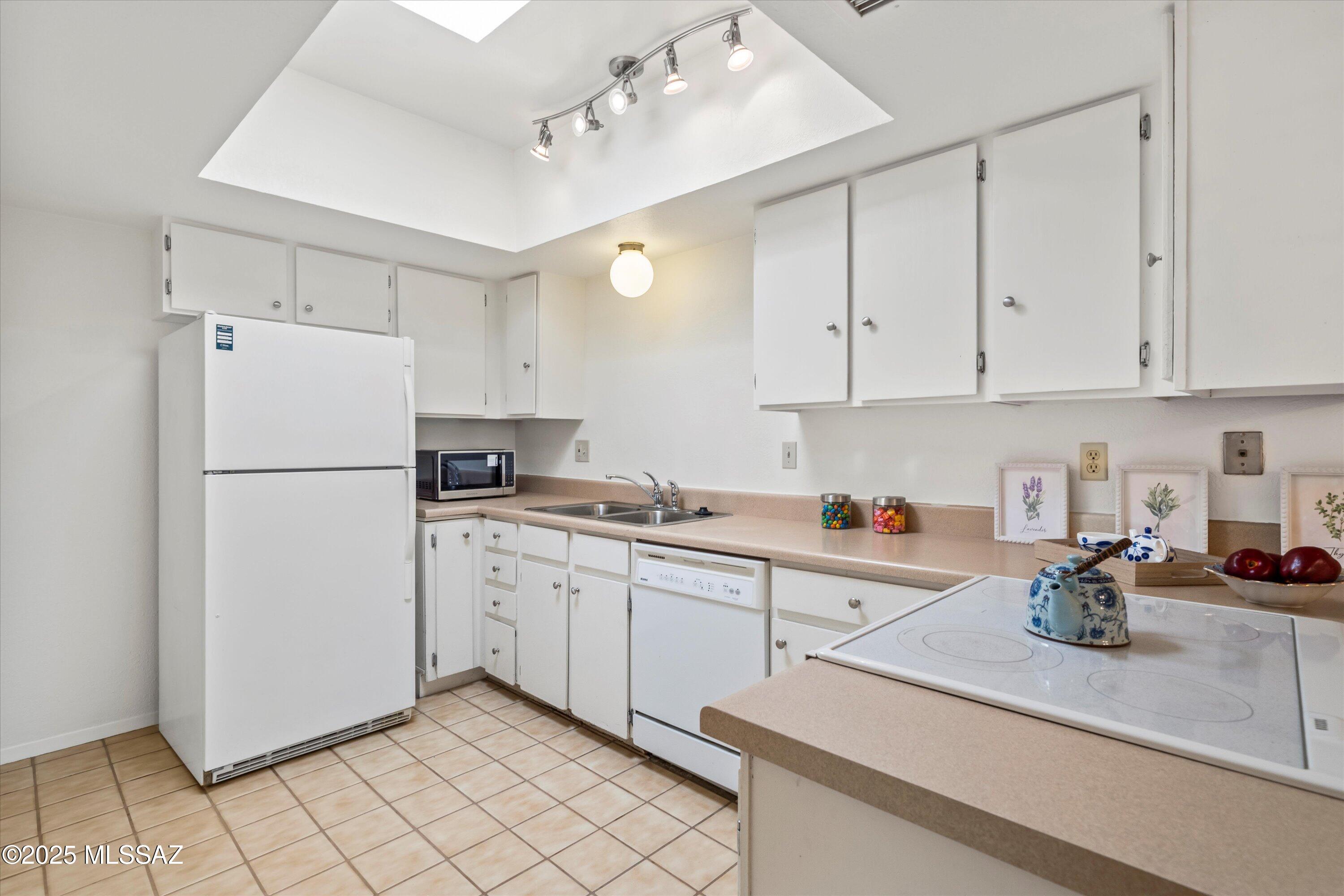 Pantano Townhomes (1-118) - Residential