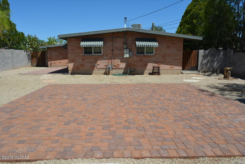 Broadway Manor - Residential