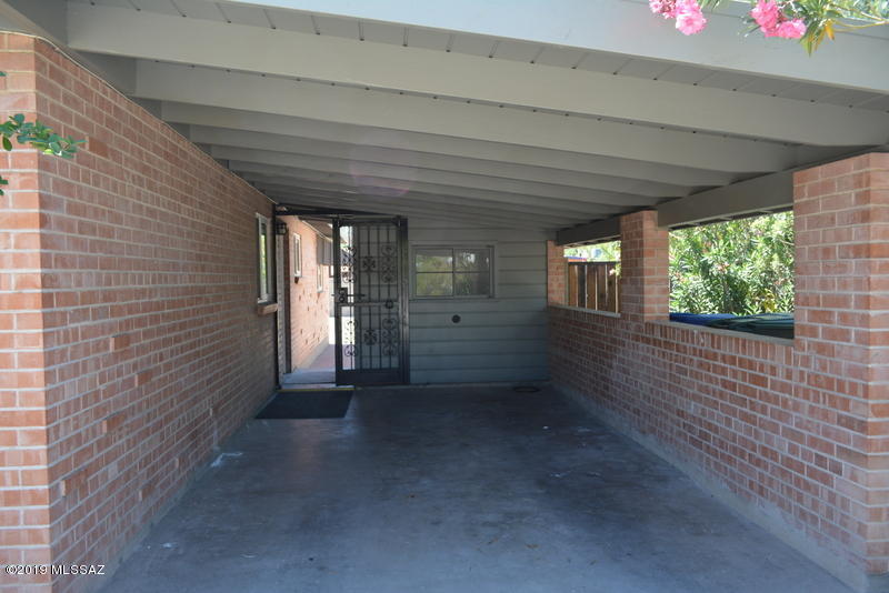 Broadway Manor - Residential