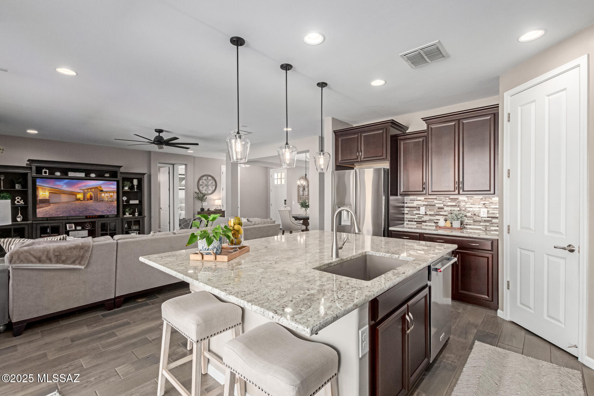 Golden Barrel Place At Dove Mountain SQ20141710079 - Residential