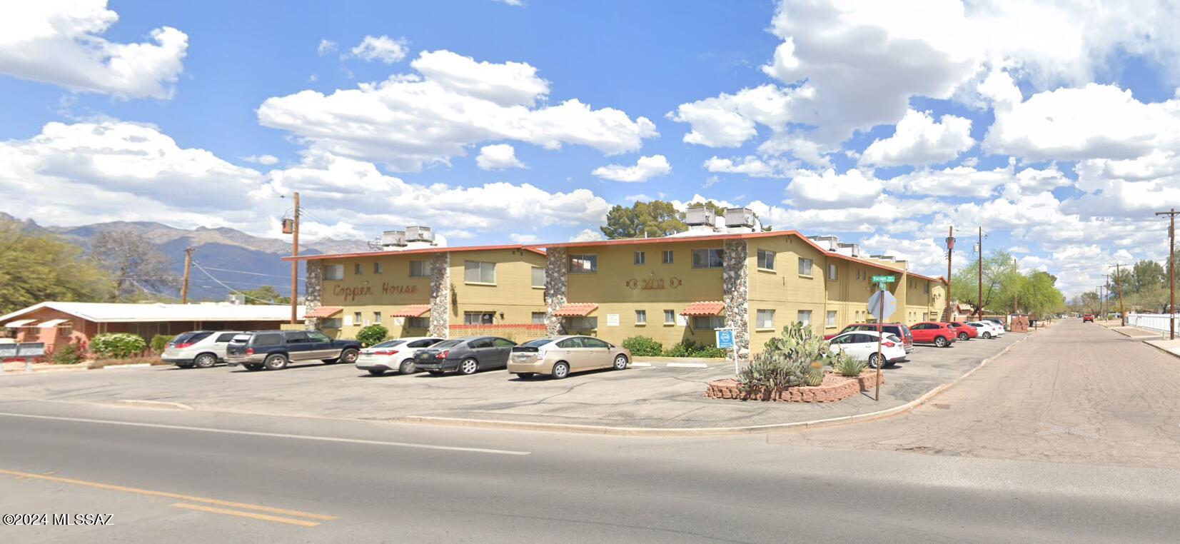 Half a month FREE! Studio Apartment in Central Tucson
Come and experience Copper House Apartments! This small community is waiting for you. Charming courtyard community with both first and second floor units and off-street parking along front and southside of the property for residents.

Approved pets welcome with Petscreening profile.
Water, sewer, trash is $40. Laundry facility on site and a pool!

*Special subject to a 12 month lease and will be credited to the first full month of rent*