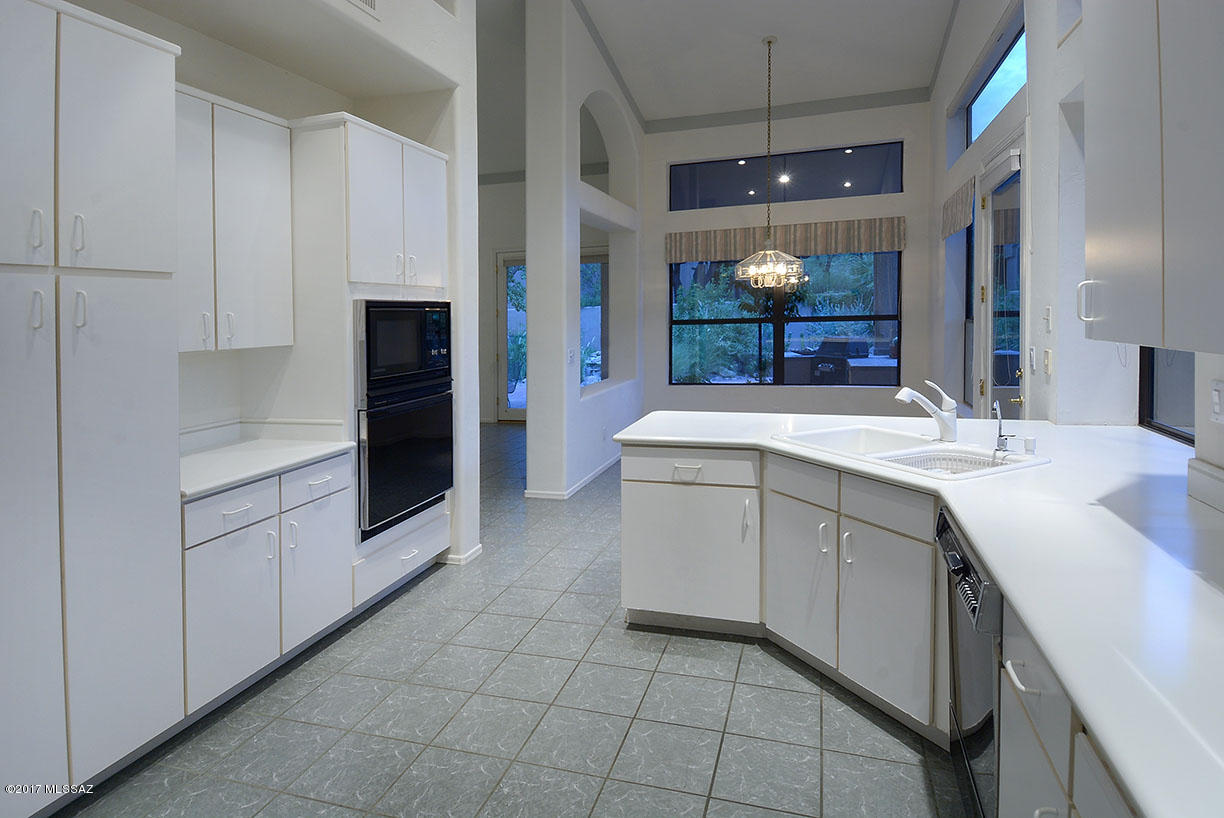 Ventana Canyon Golf Villas - Residential