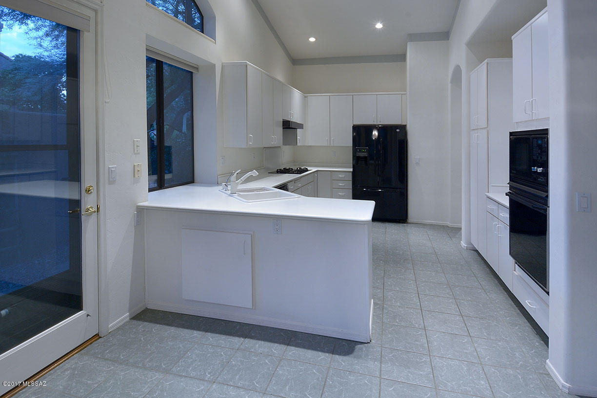 Ventana Canyon Golf Villas - Residential