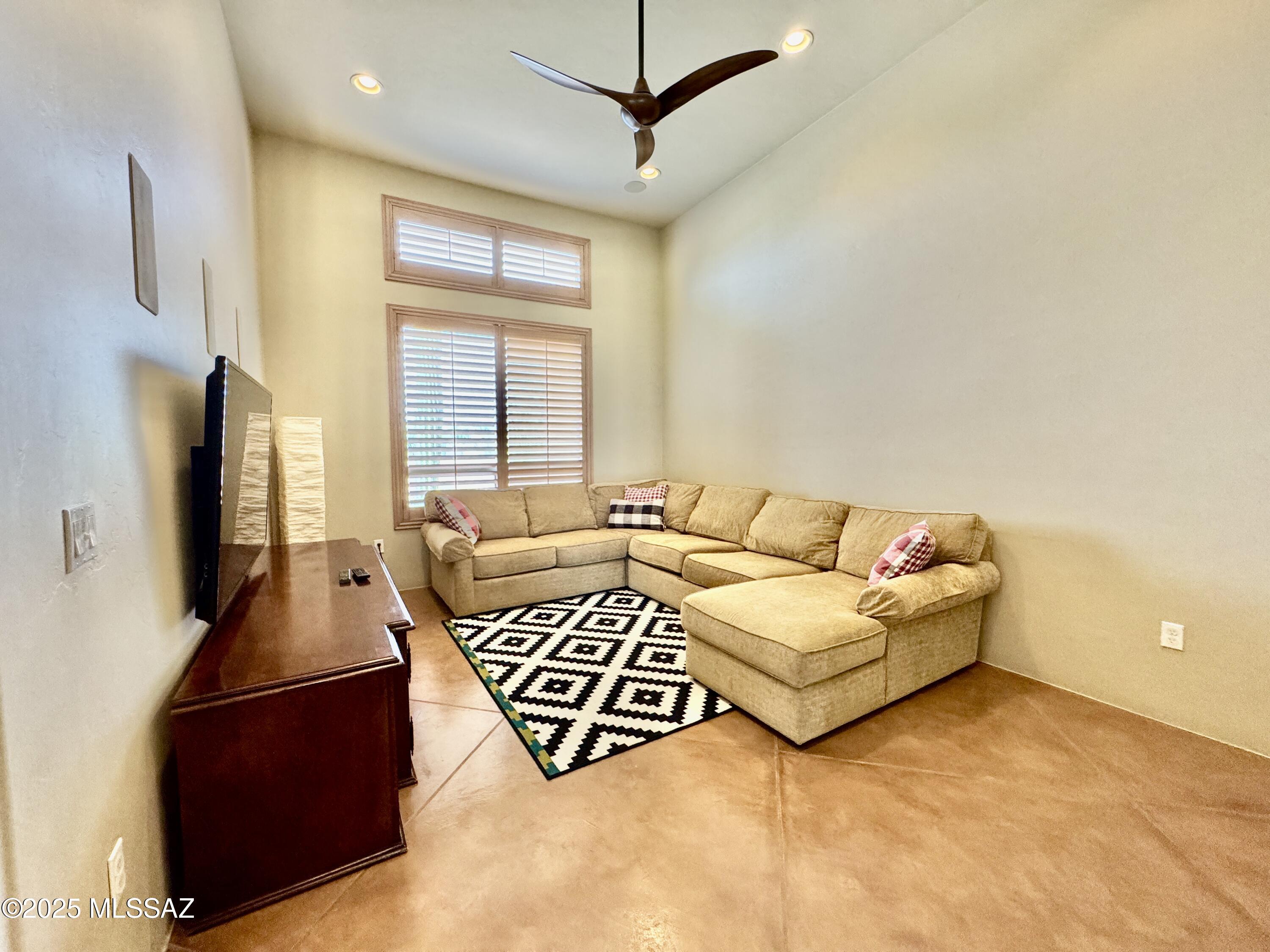 Pusch Ridge Vistas II (1-33) - Residential Lease