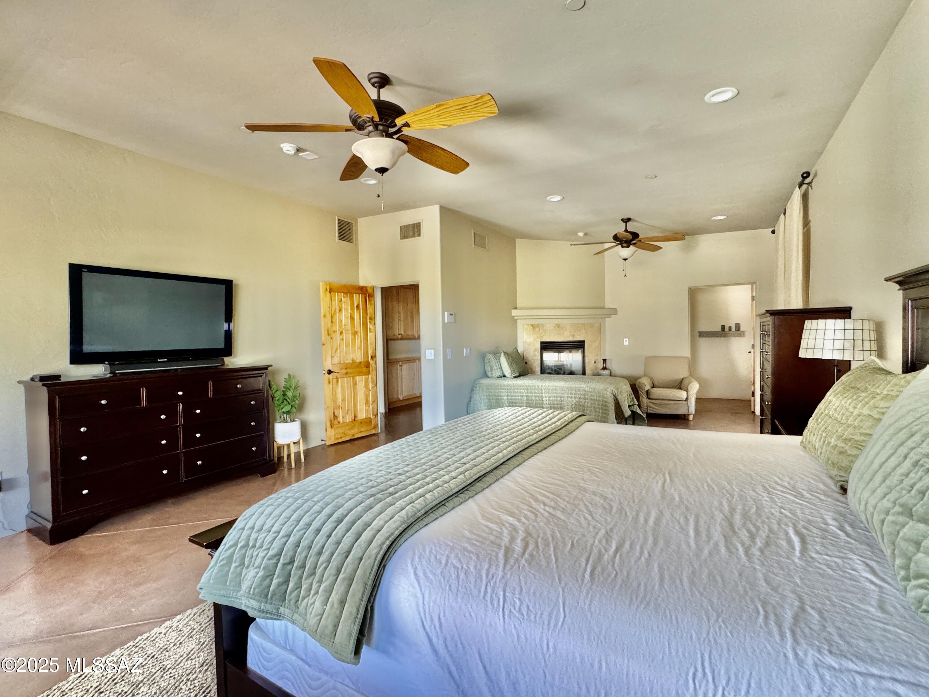Pusch Ridge Vistas II (1-33) - Residential Lease