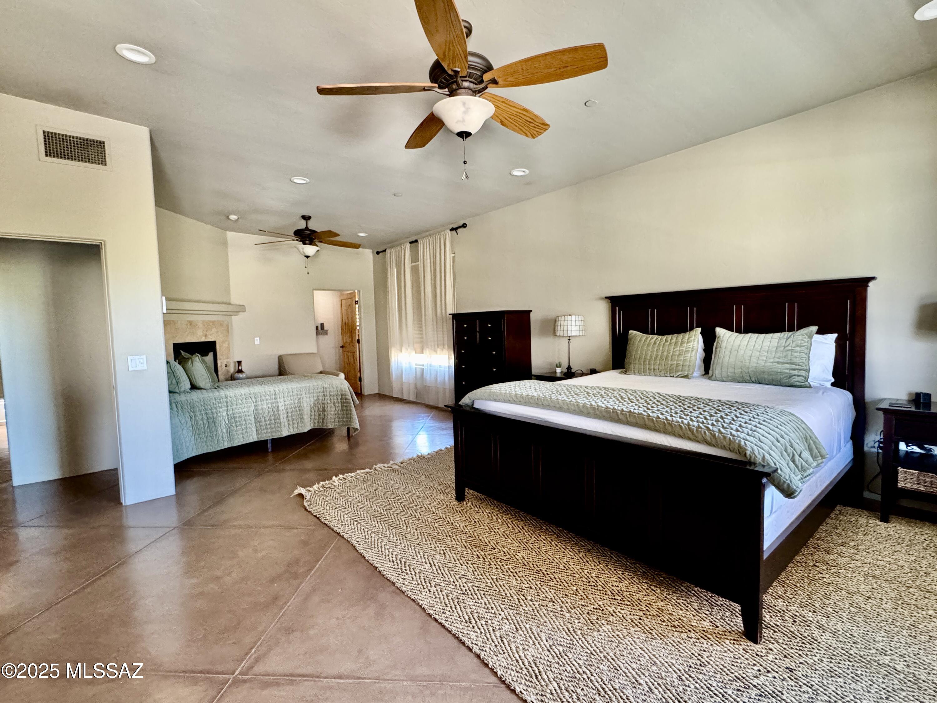 Pusch Ridge Vistas II (1-33) - Residential Lease