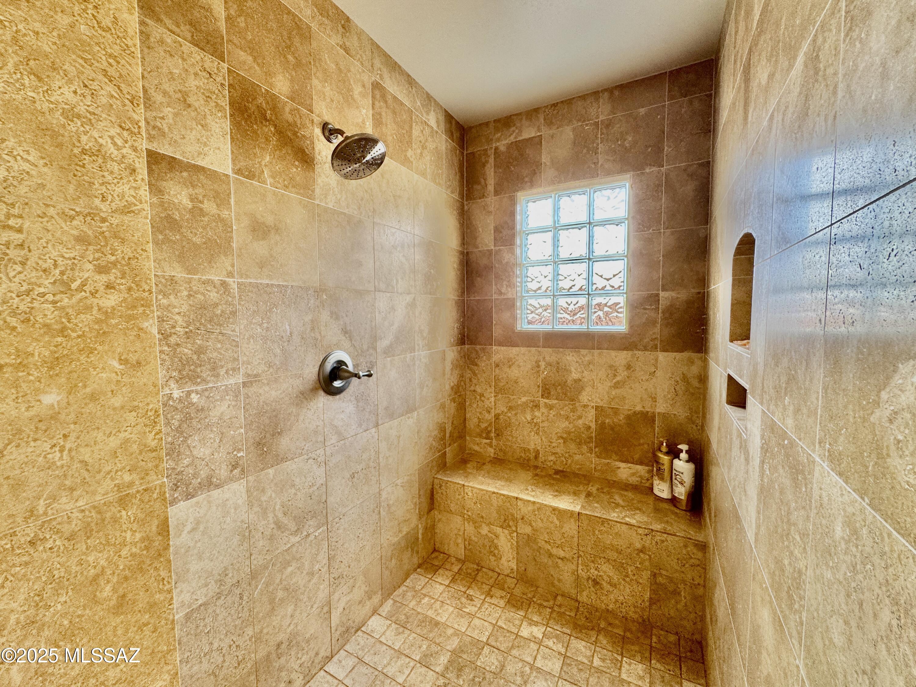 Pusch Ridge Vistas II (1-33) - Residential Lease