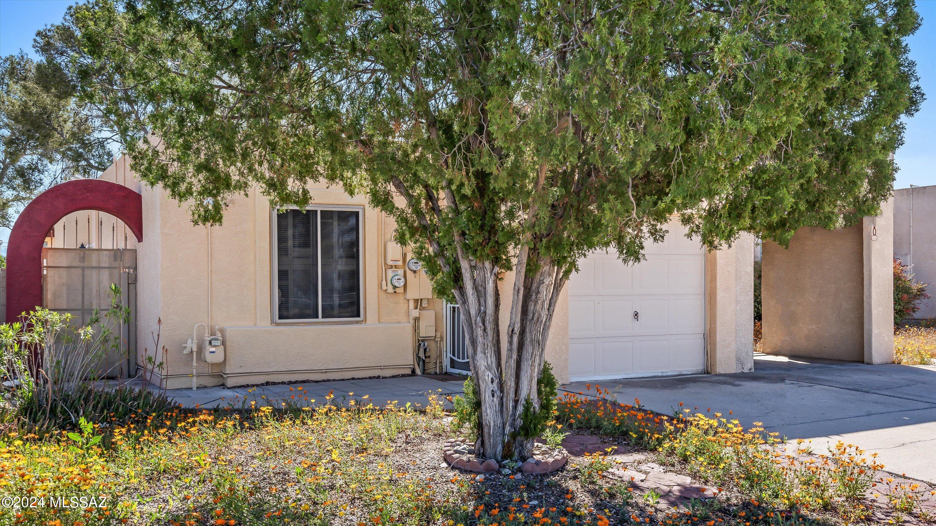 Cloverleaf Townhouses (1-63) - Residential