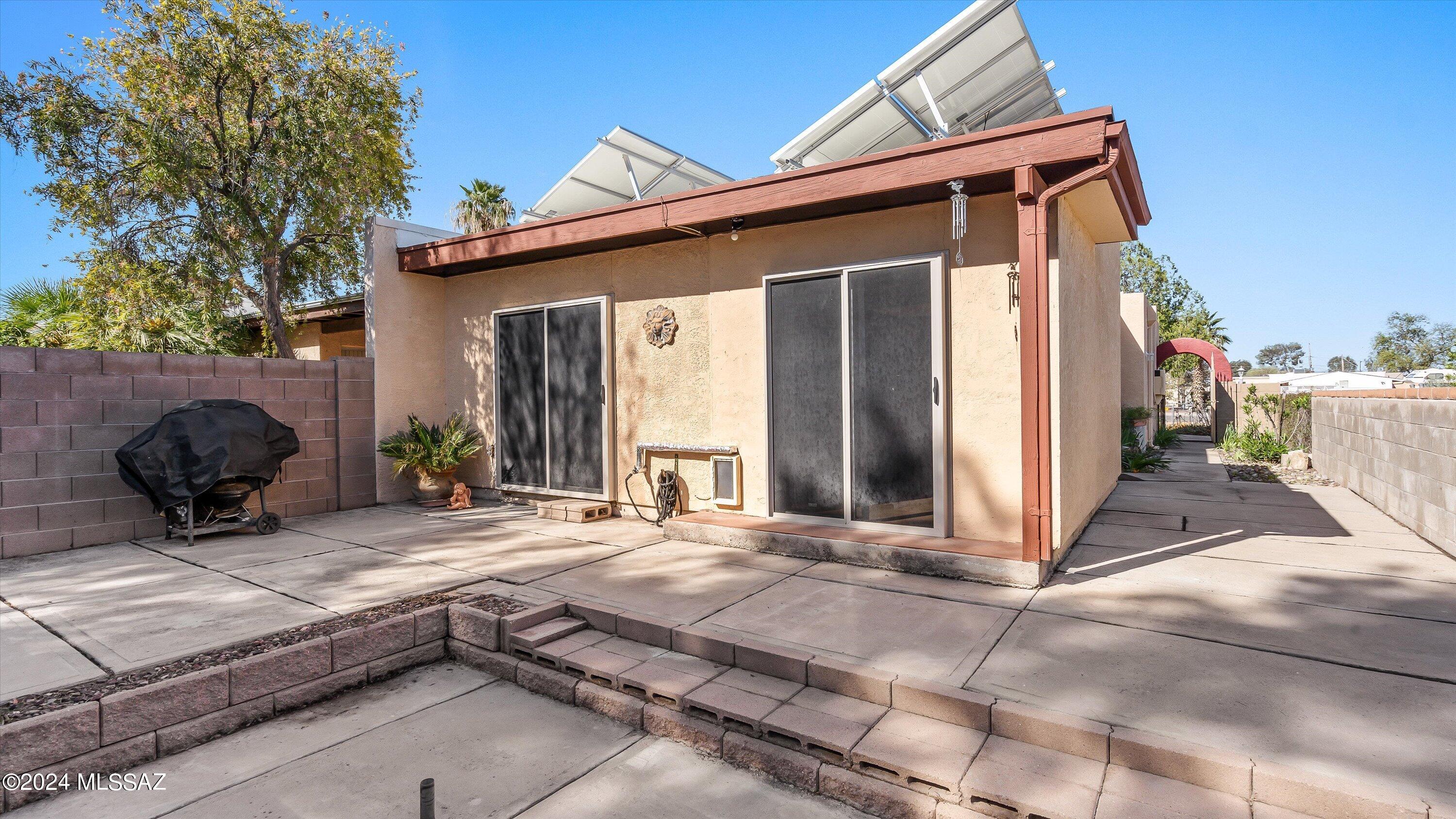 Cloverleaf Townhouses (1-63) - Residential