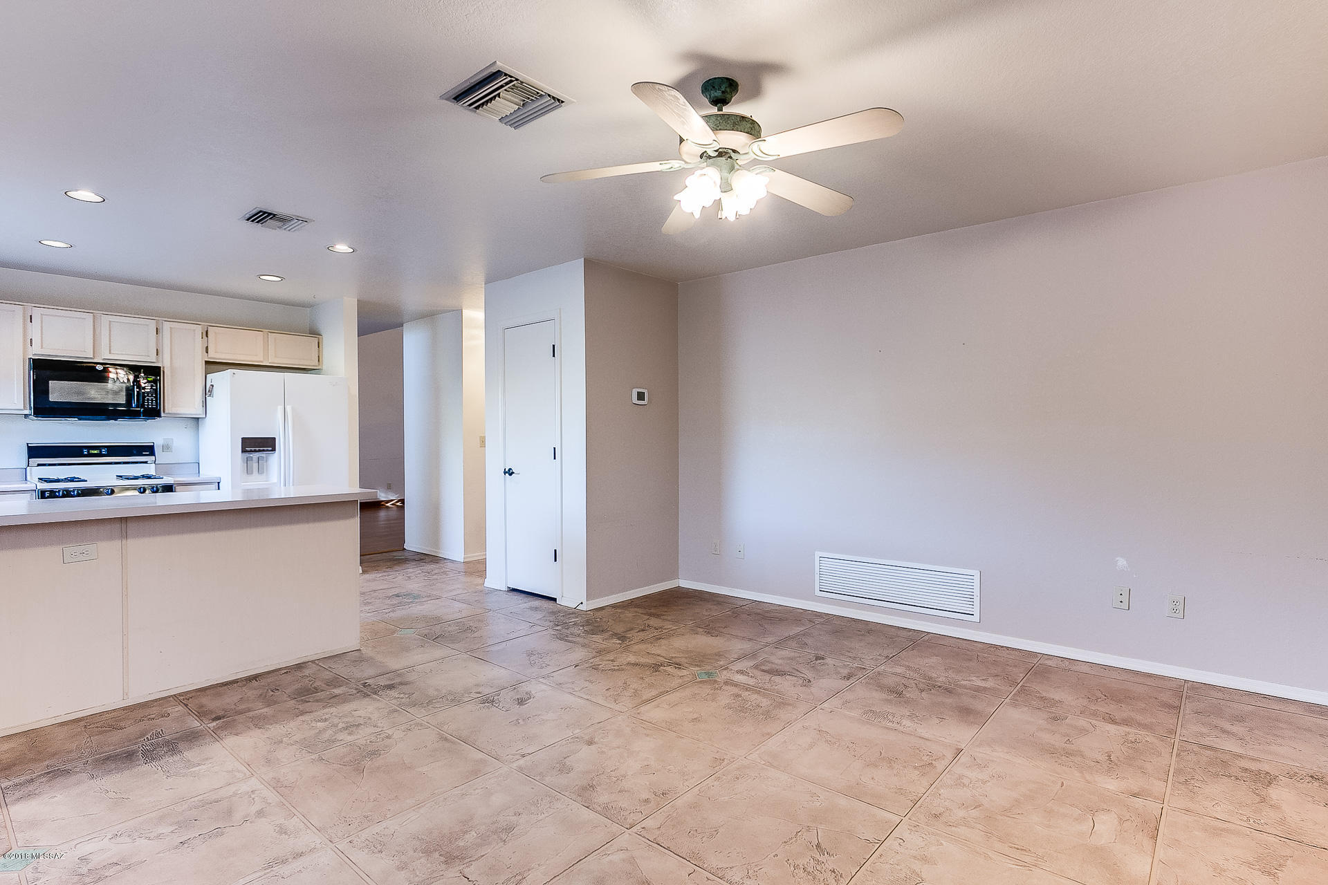 Country Club(1-221) - Residential