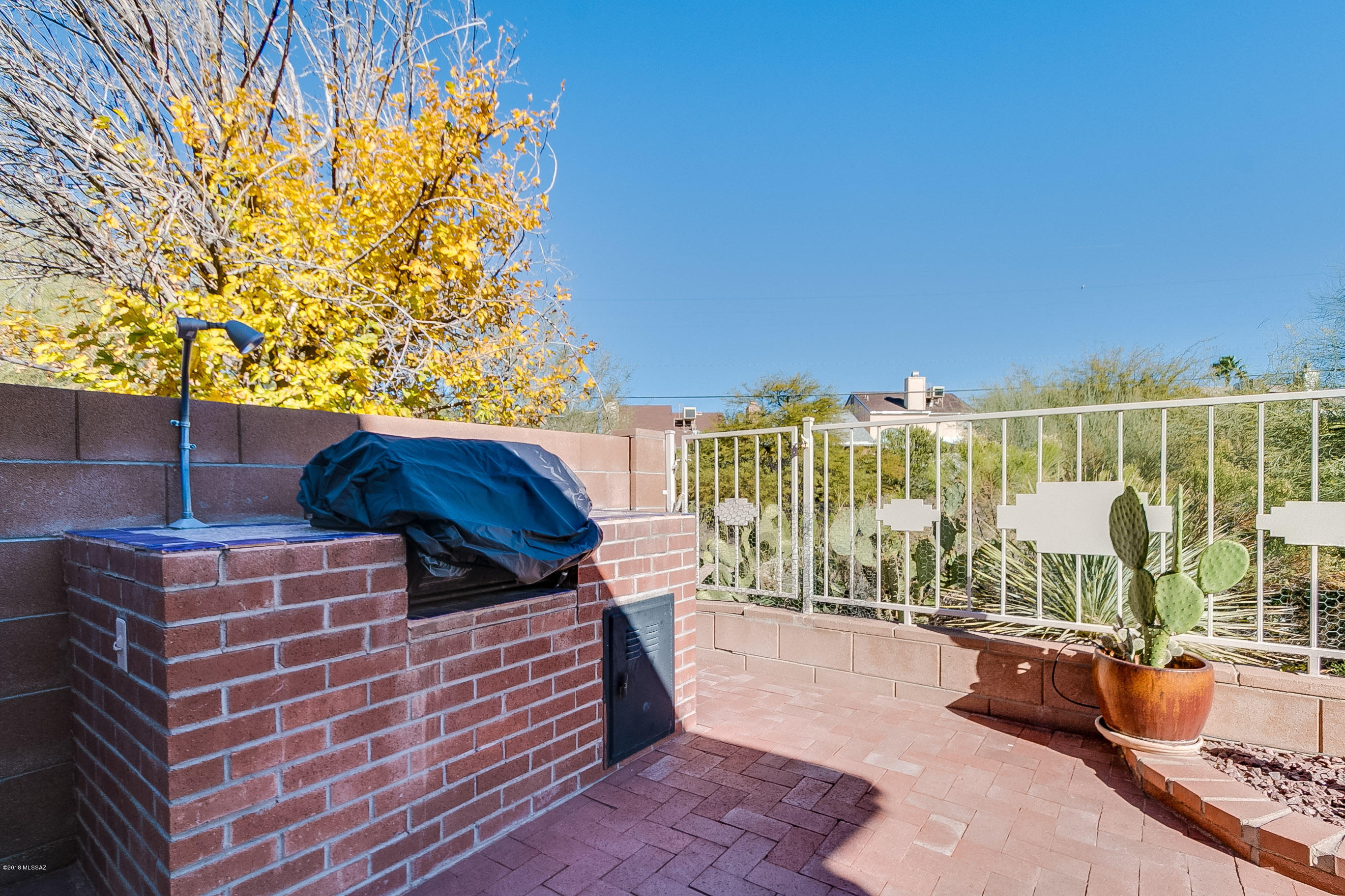 Country Club(1-221) - Residential