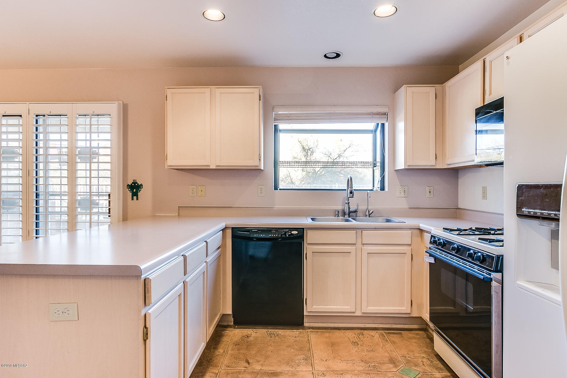 Country Club(1-221) - Residential