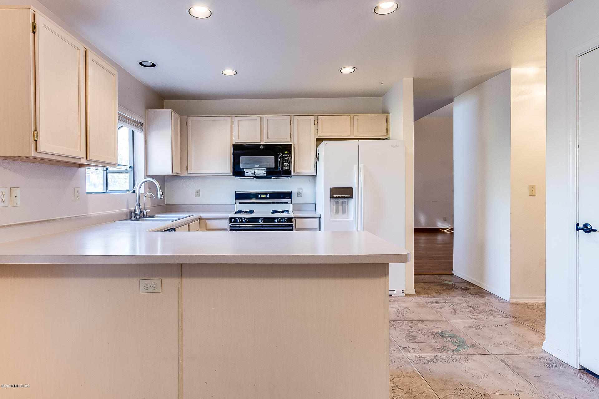 Country Club(1-221) - Residential