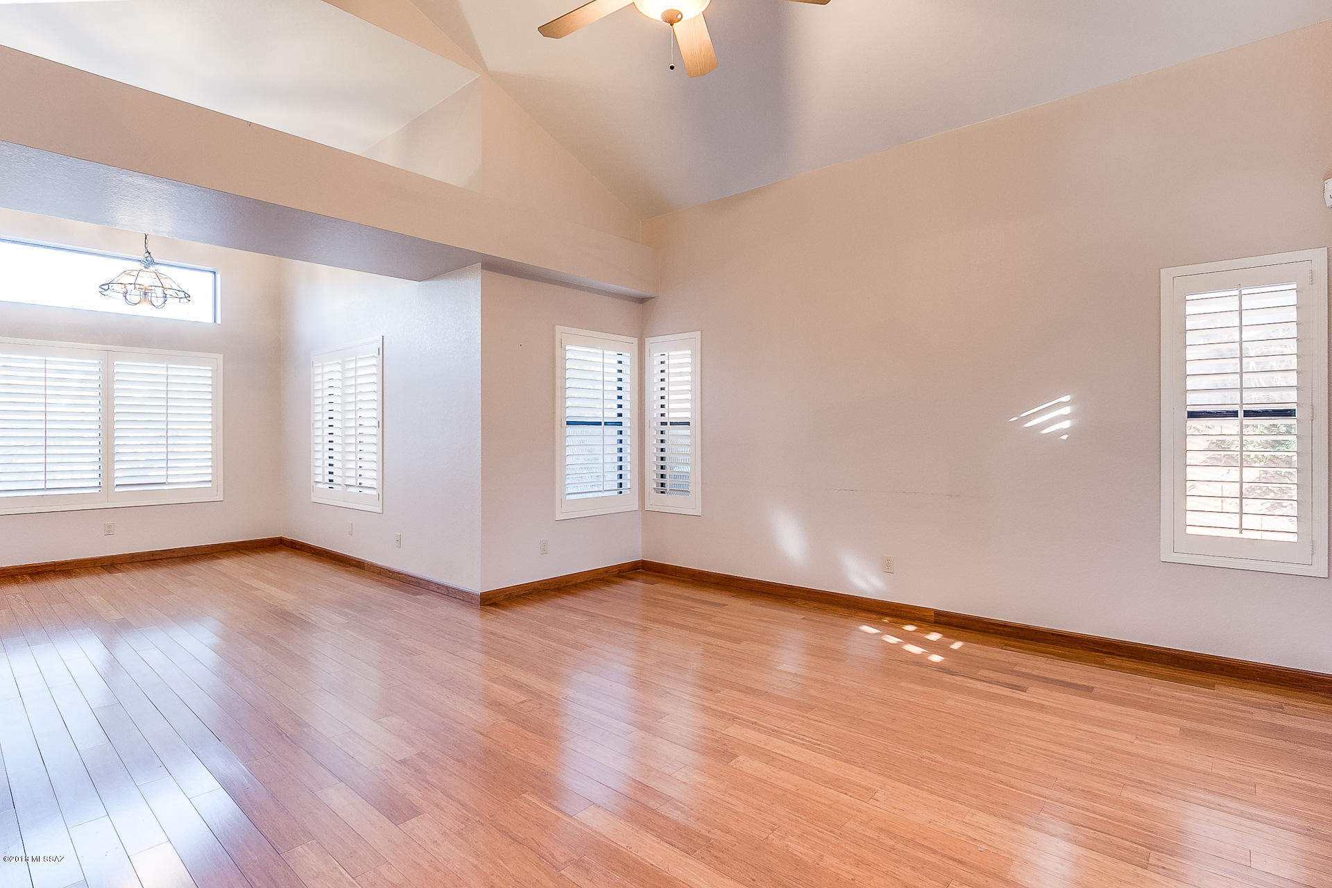 Country Club(1-221) - Residential