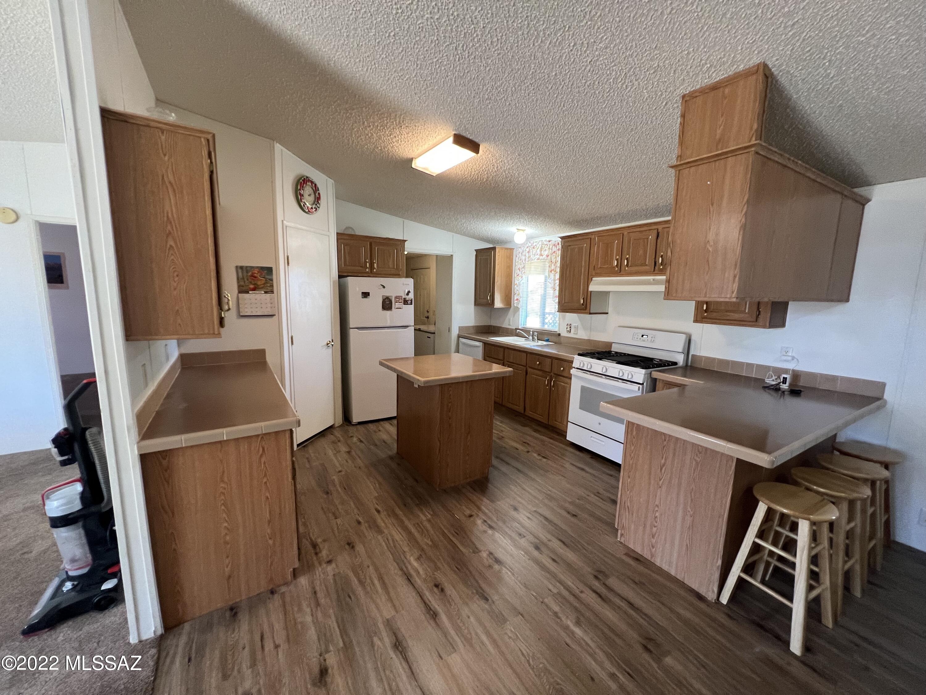Mescal Lakes - Residential