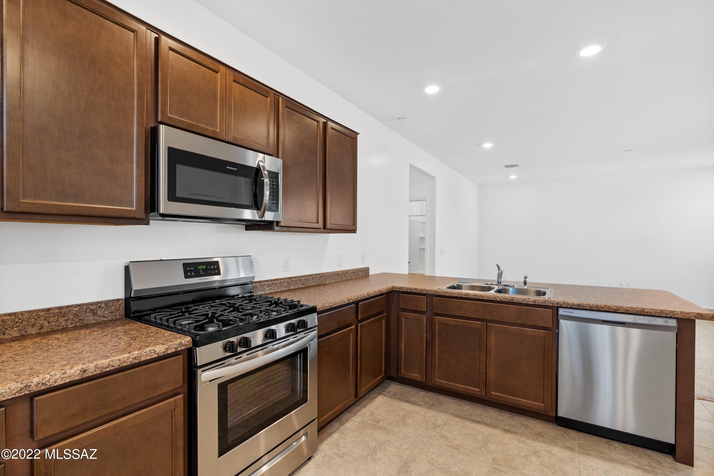 Valencia - Residential Lease