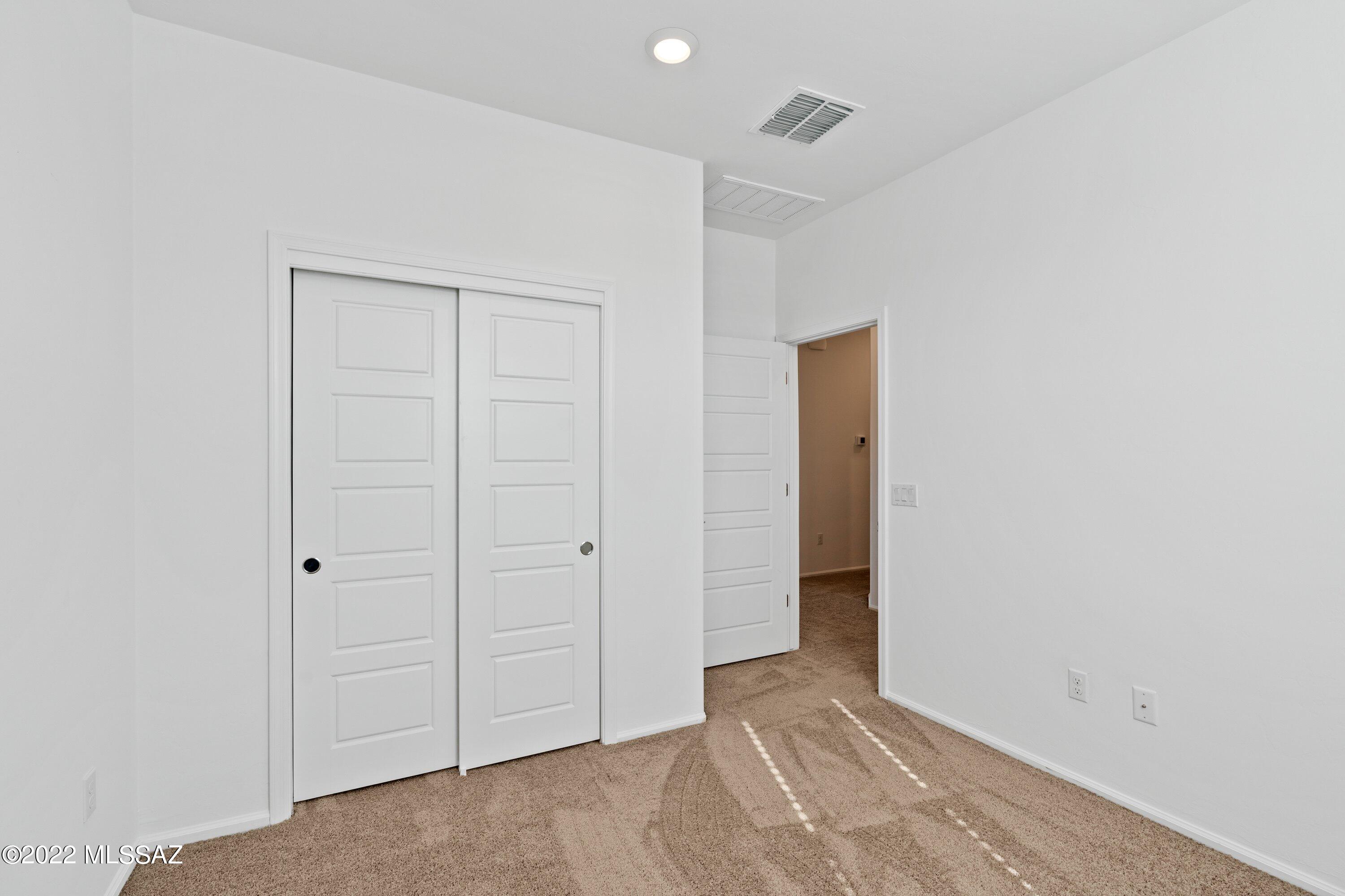 Valencia - Residential Lease
