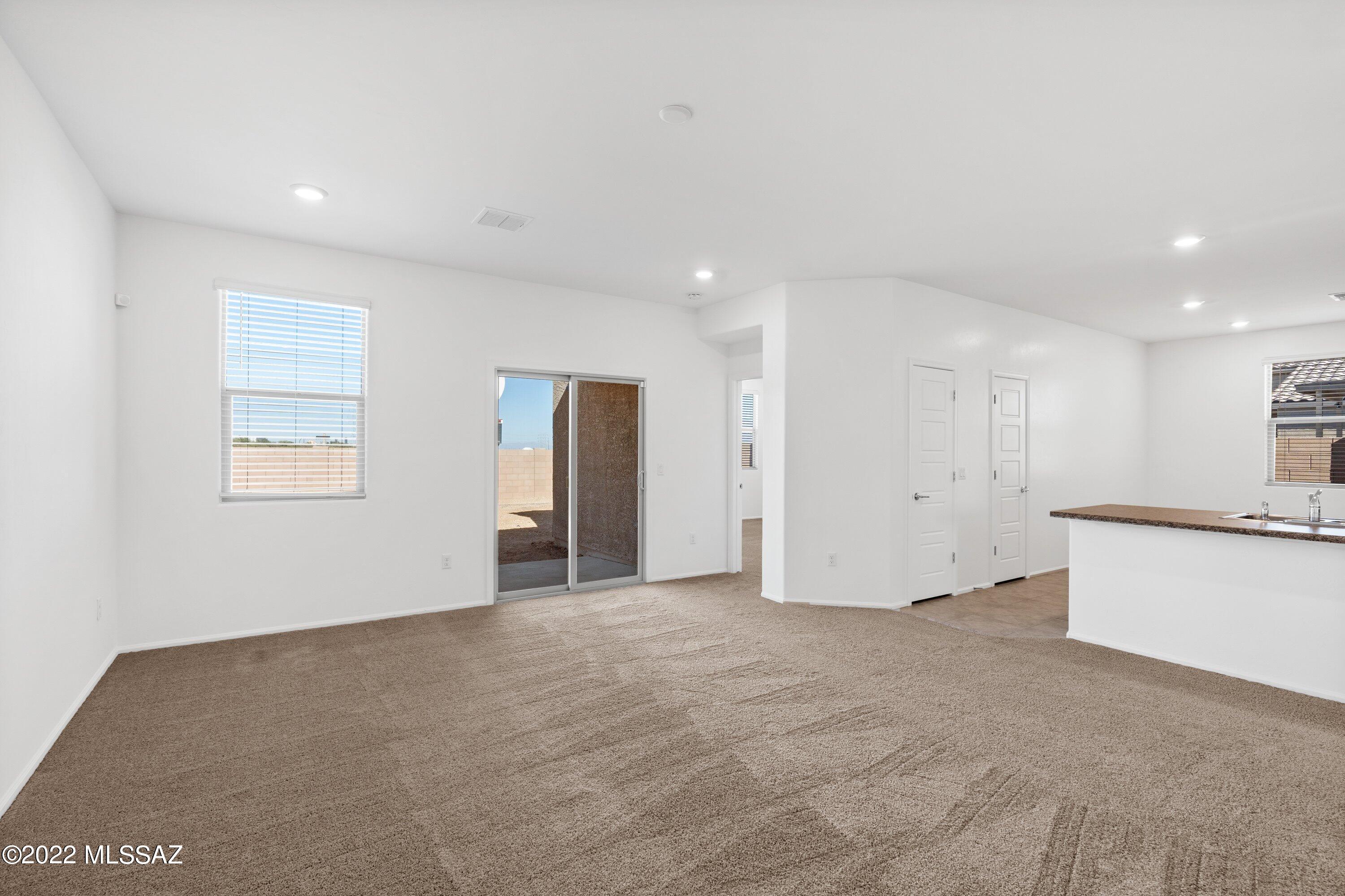 Valencia - Residential Lease