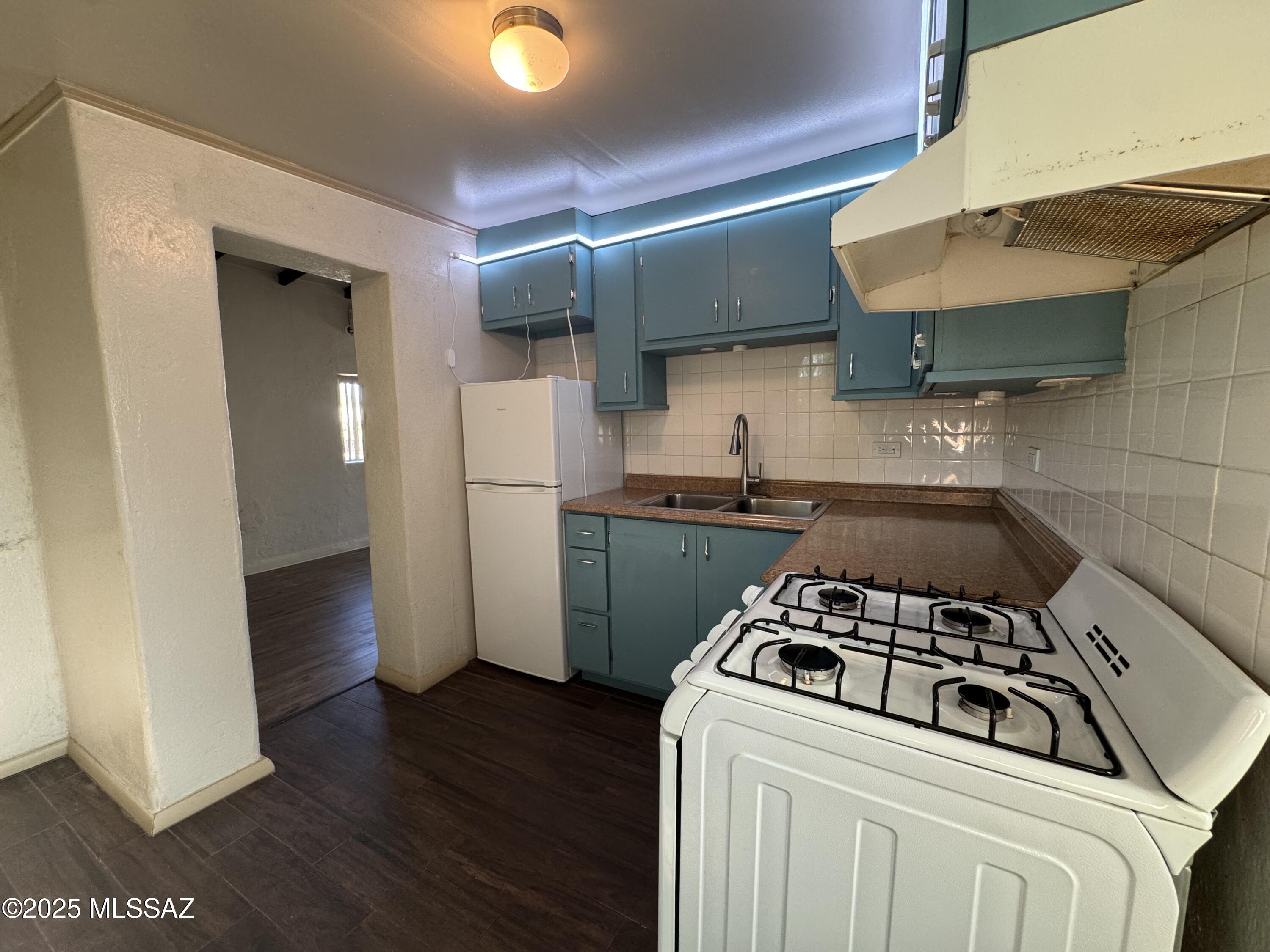 Samos Subdivision Amended - Residential Lease