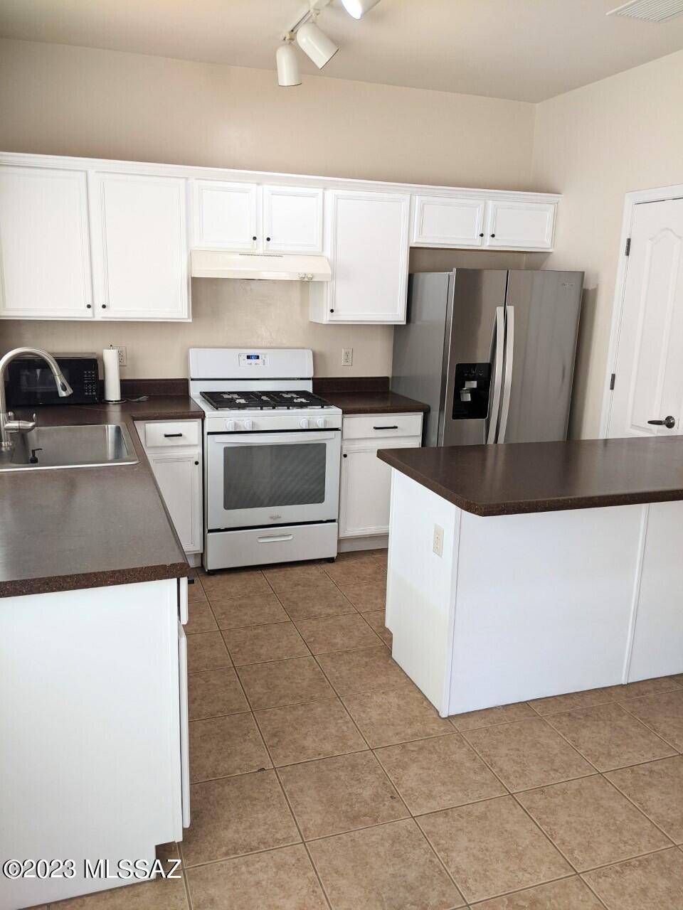 Riverside Crossing (1-133) - Residential Lease