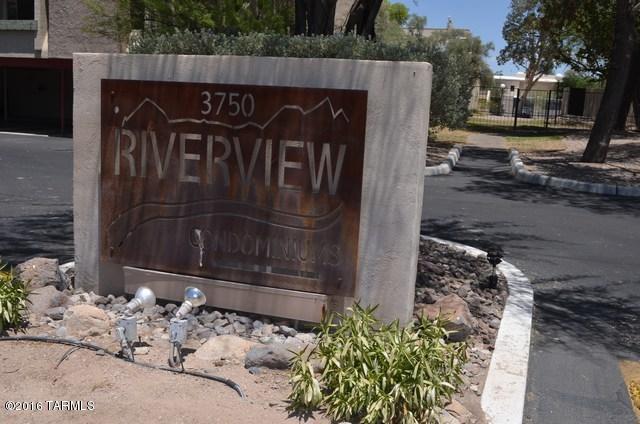 Cozy 2 bedroom nestled in the back of very private Community with spectacular views of the Catalina & Rincon Mountains.  Large windows & skylights provide great natural light.  The bathroom has a sunken tub & shower as well as 2 vanity lite mirrors.  There are very spacious closets in both bathrooms.