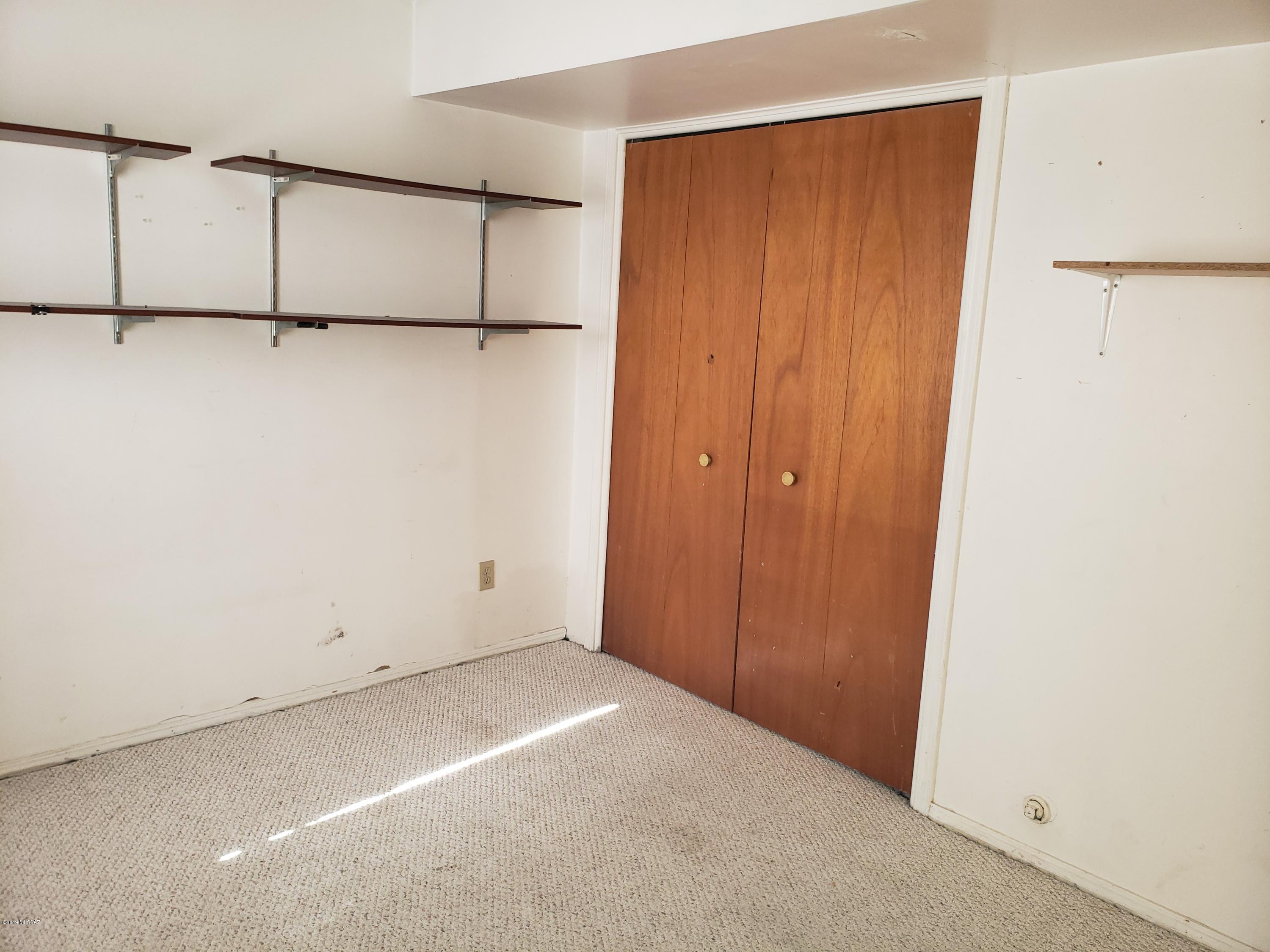 Miracle Mile Manor - Residential