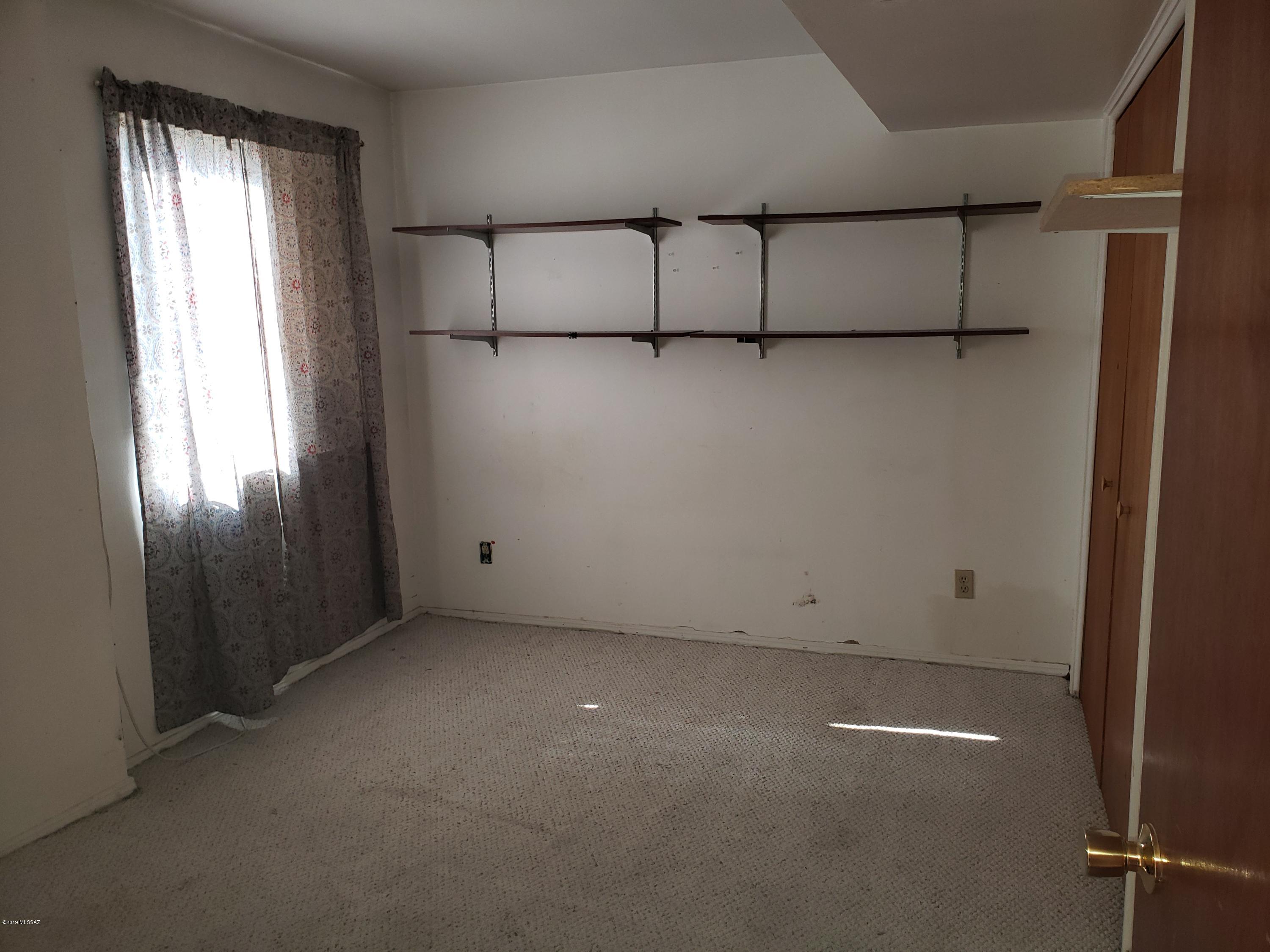 Miracle Mile Manor - Residential