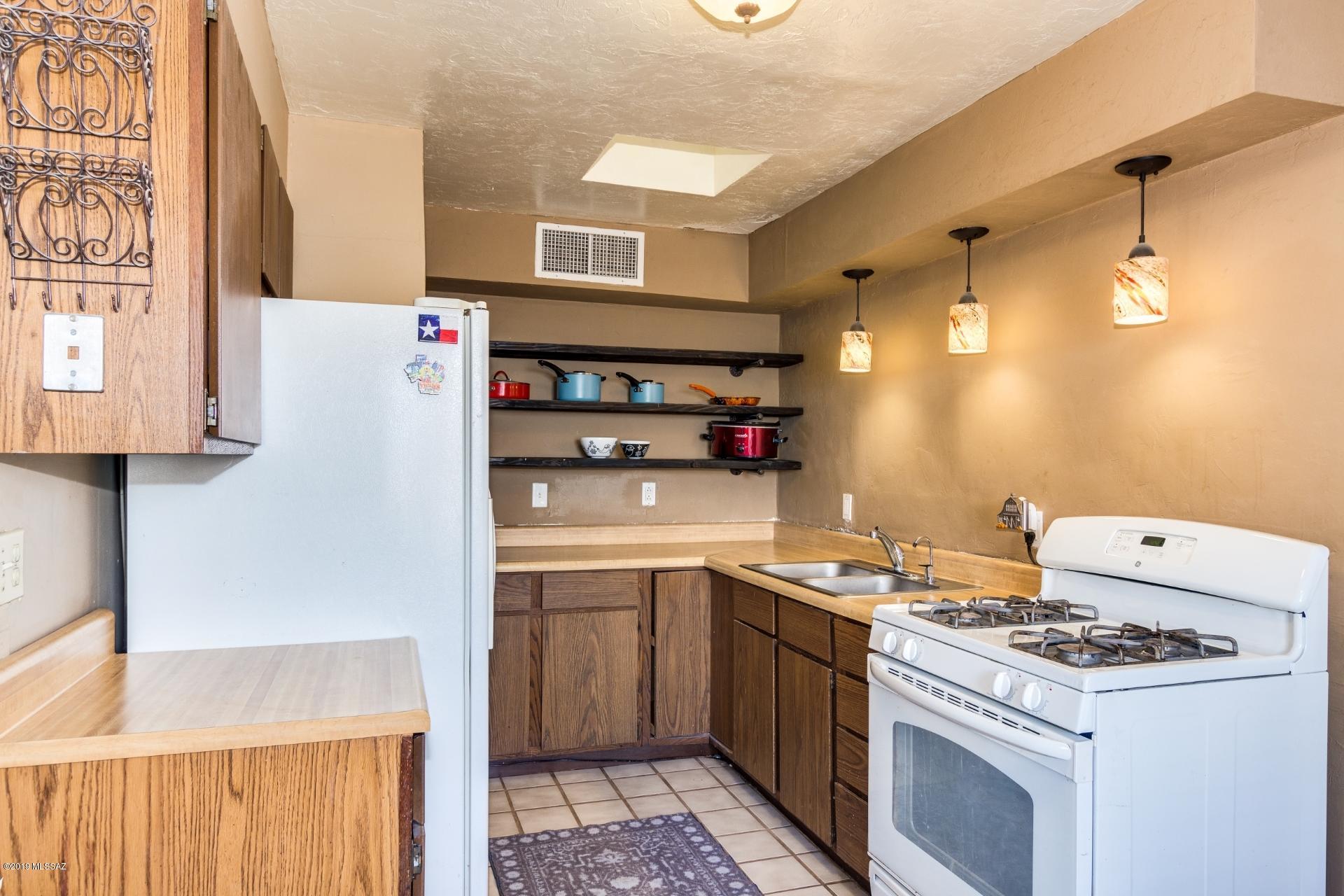 Miracle Mile Manor - Residential