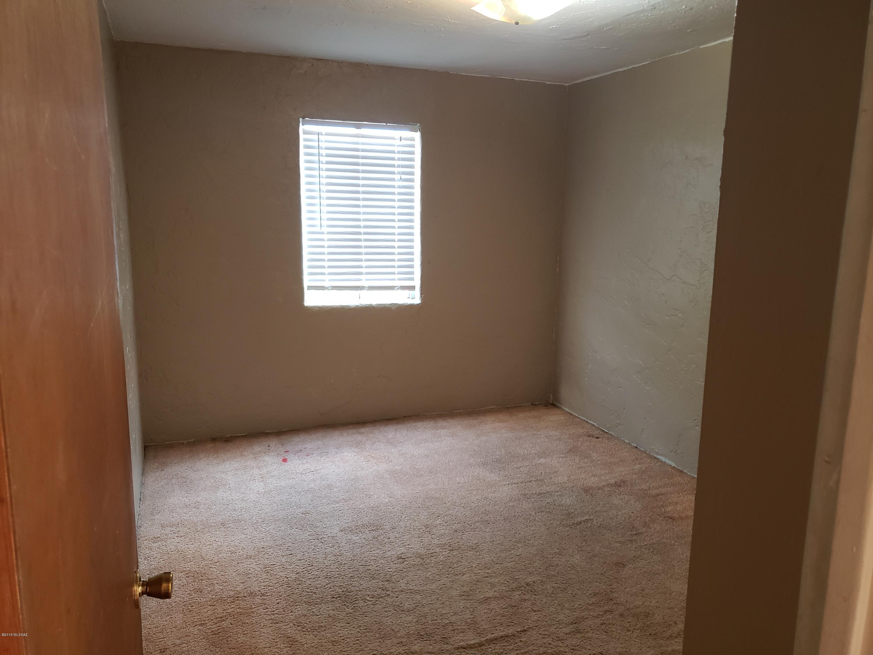 Miracle Mile Manor - Residential