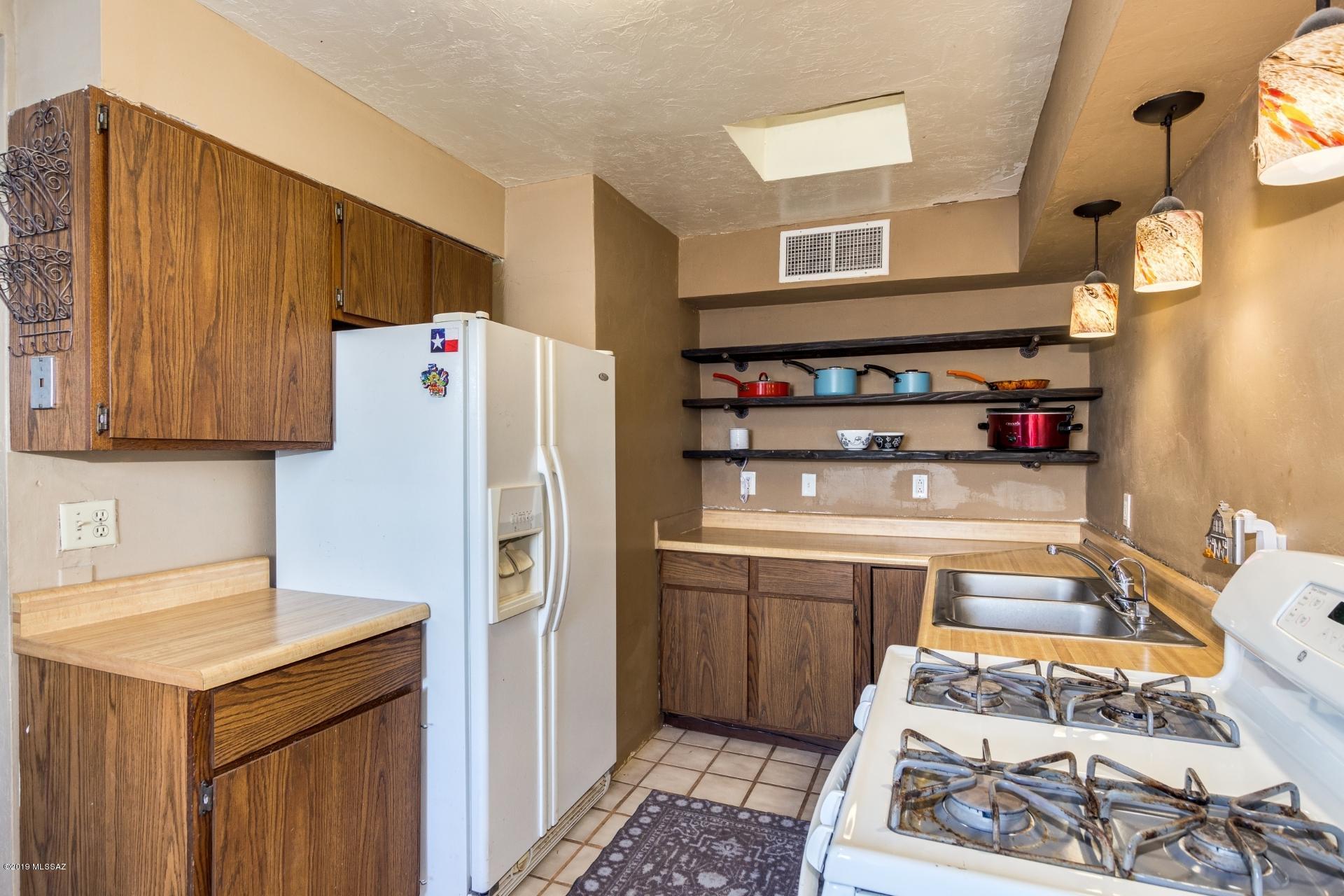 Miracle Mile Manor - Residential