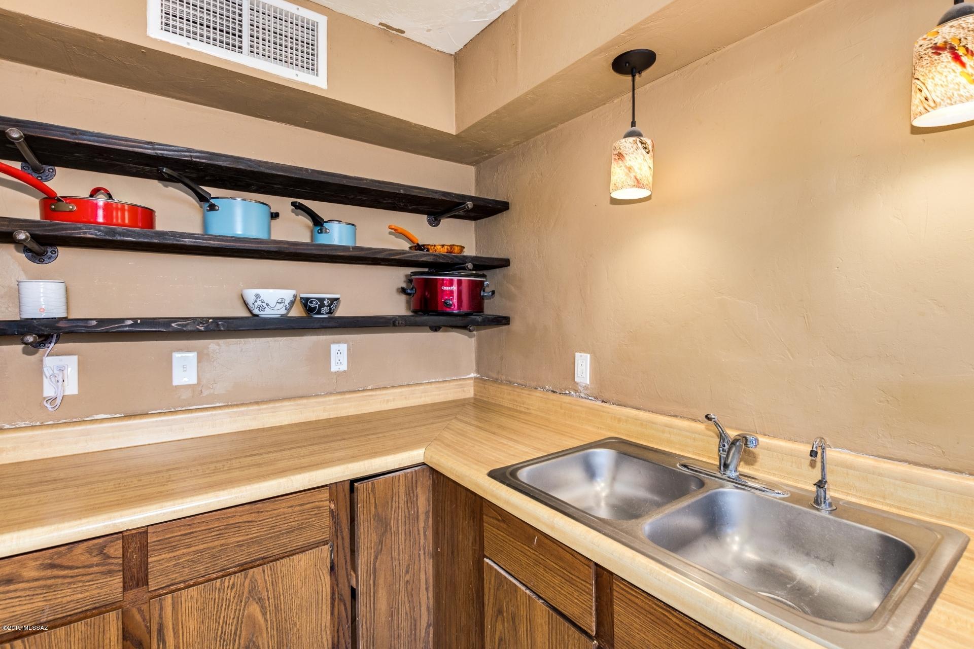 Miracle Mile Manor - Residential