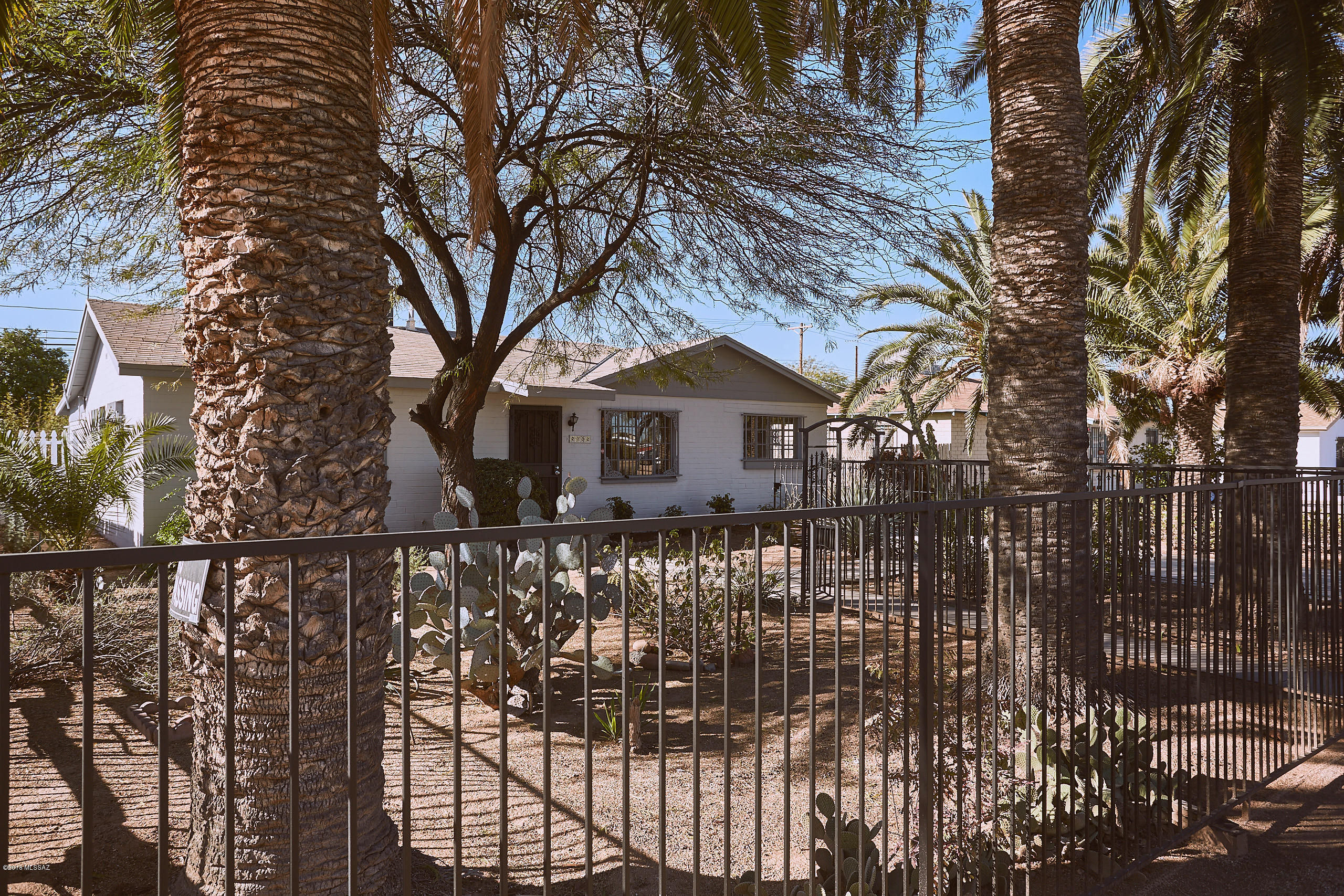 Country Club Manor - Residential