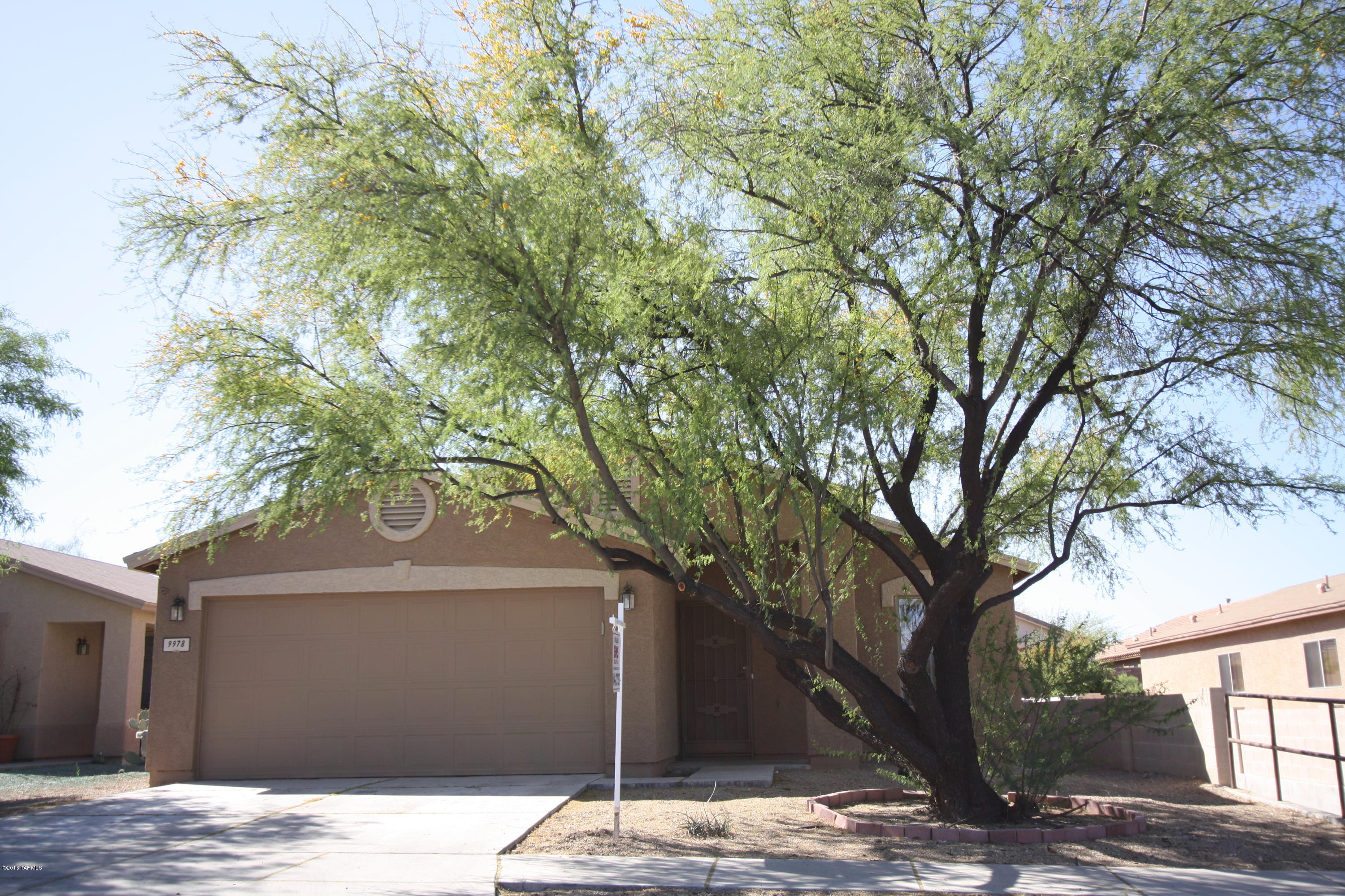 Arizona La Victoria (1-131) - Residential Lease