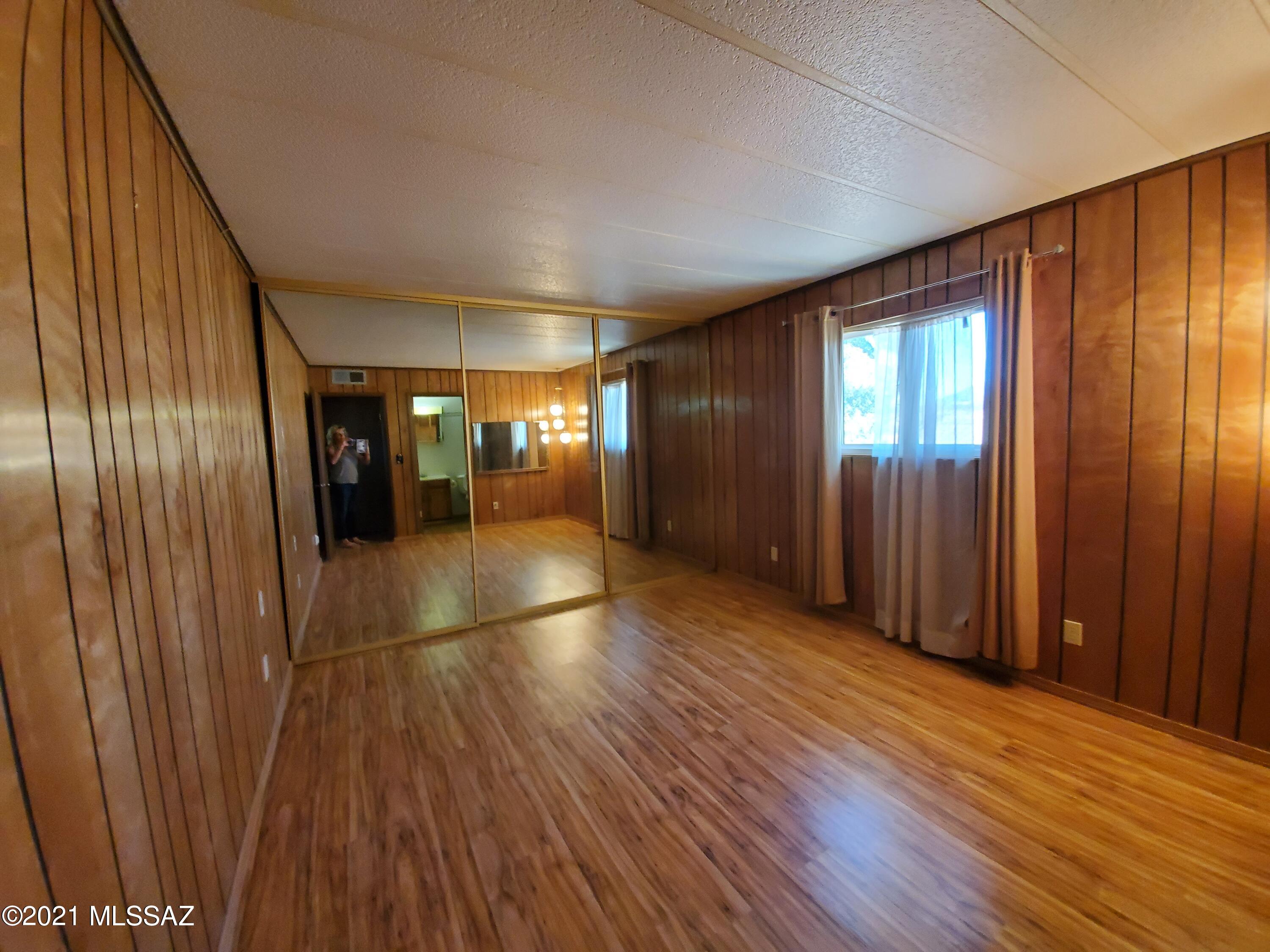 J Six Ranchettes - Residential