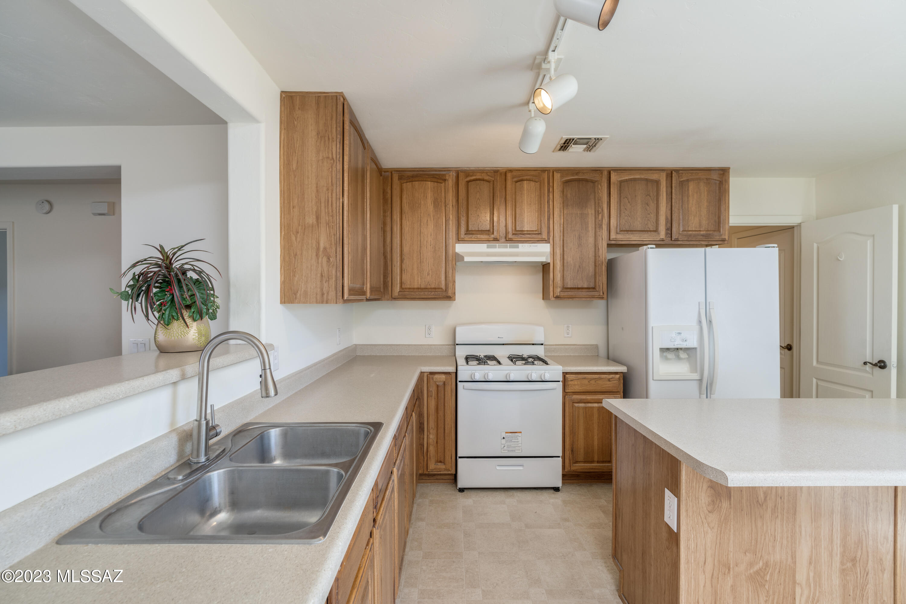 Houghton Village (1-55) - Residential