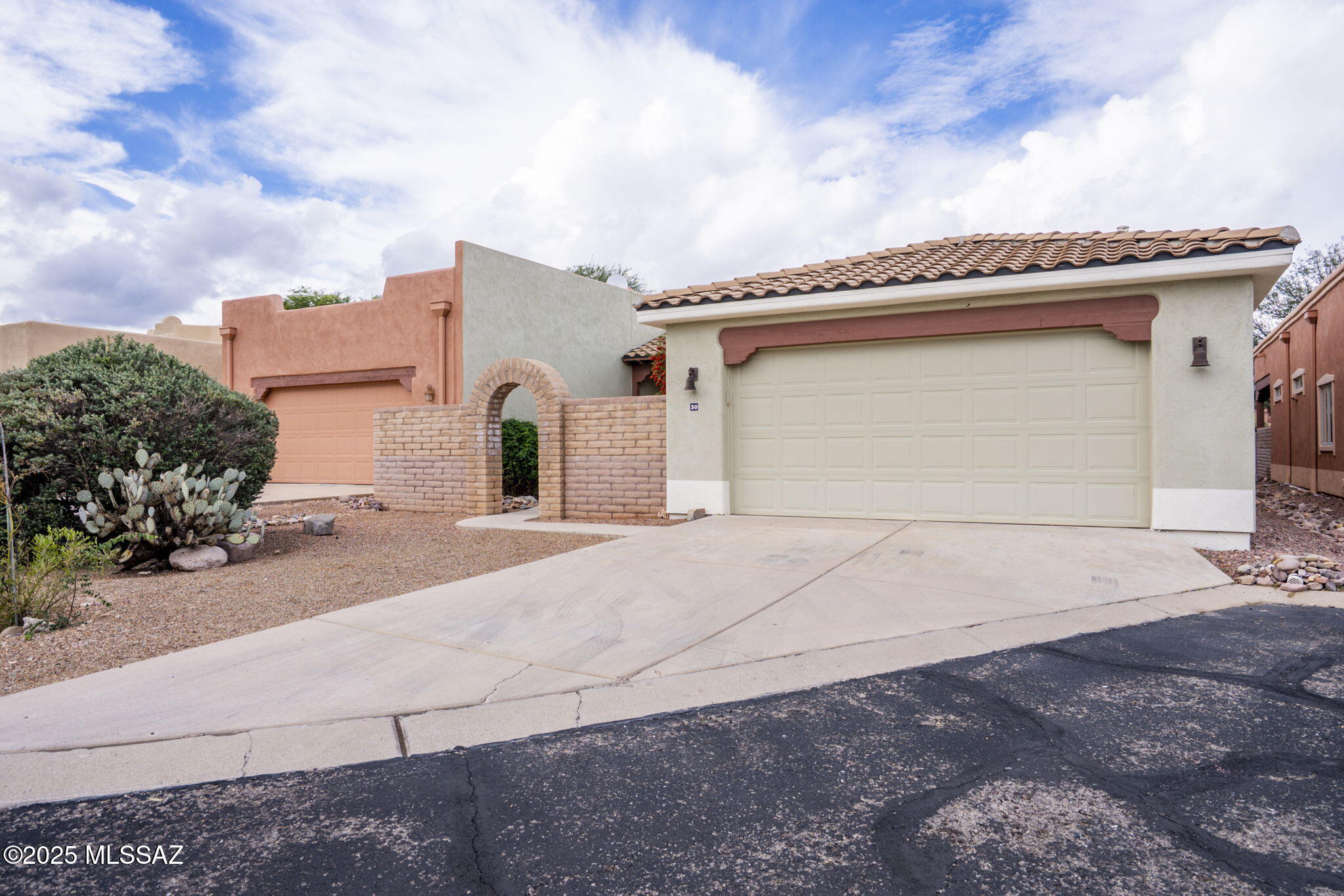 This home represents an excellent opportunity to be in the beautiful Cielito Lindo
Neighborhood of the Barrio de Tubac at a great price. Near the Anza Park and nearby the
Juan Bautista de Anza historic trail. Convenient to shopping in the Village of Tubac and
only 5 minute drive to the Tubac Golf Resort.