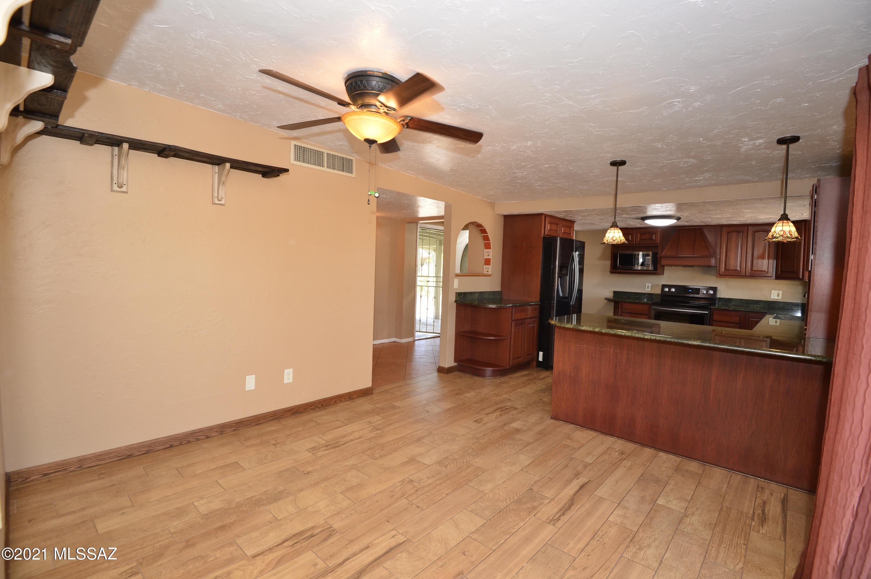 Hidden Hills (1-103) - Residential Lease
