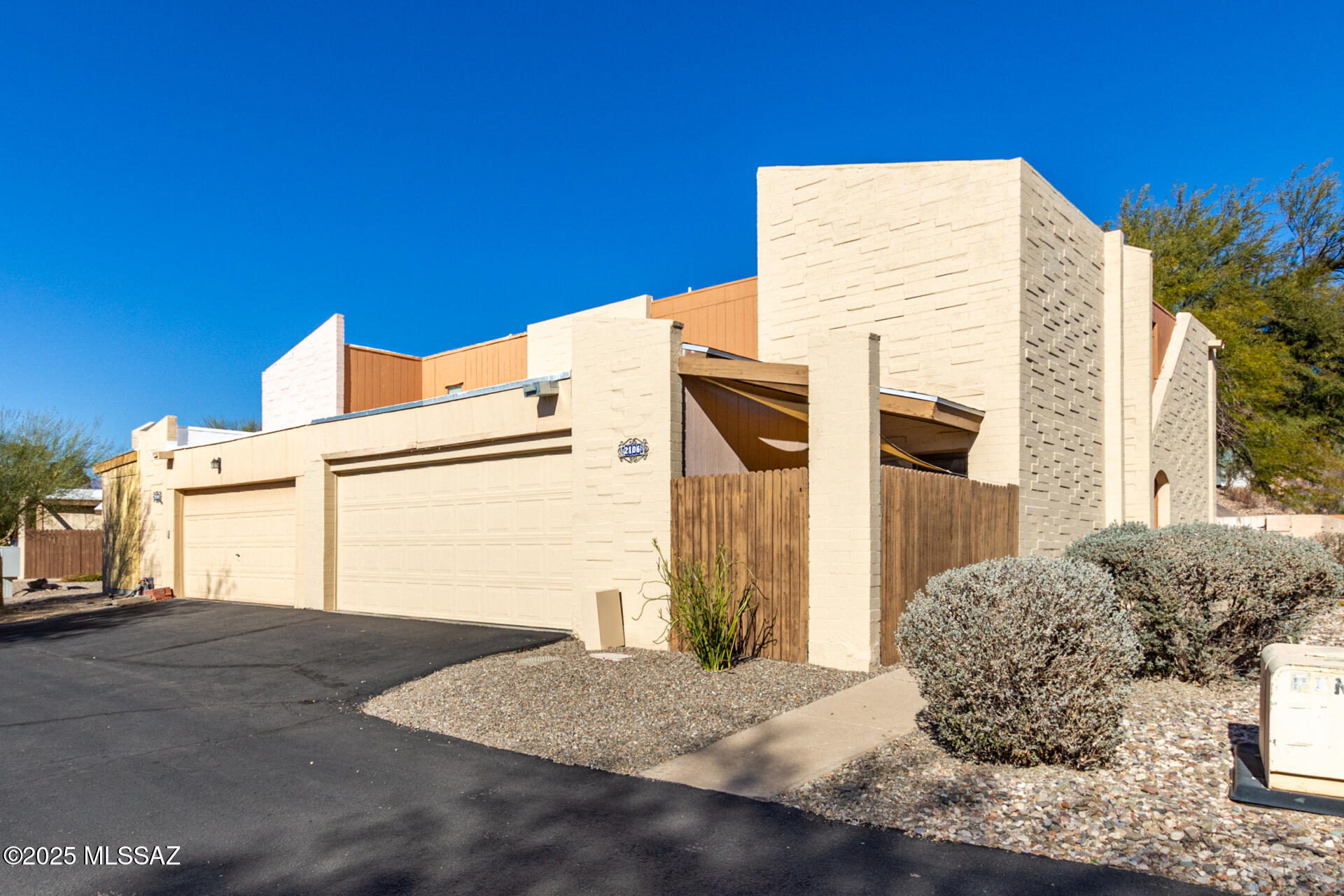 Pantano Townhomes (1-118) - Residential