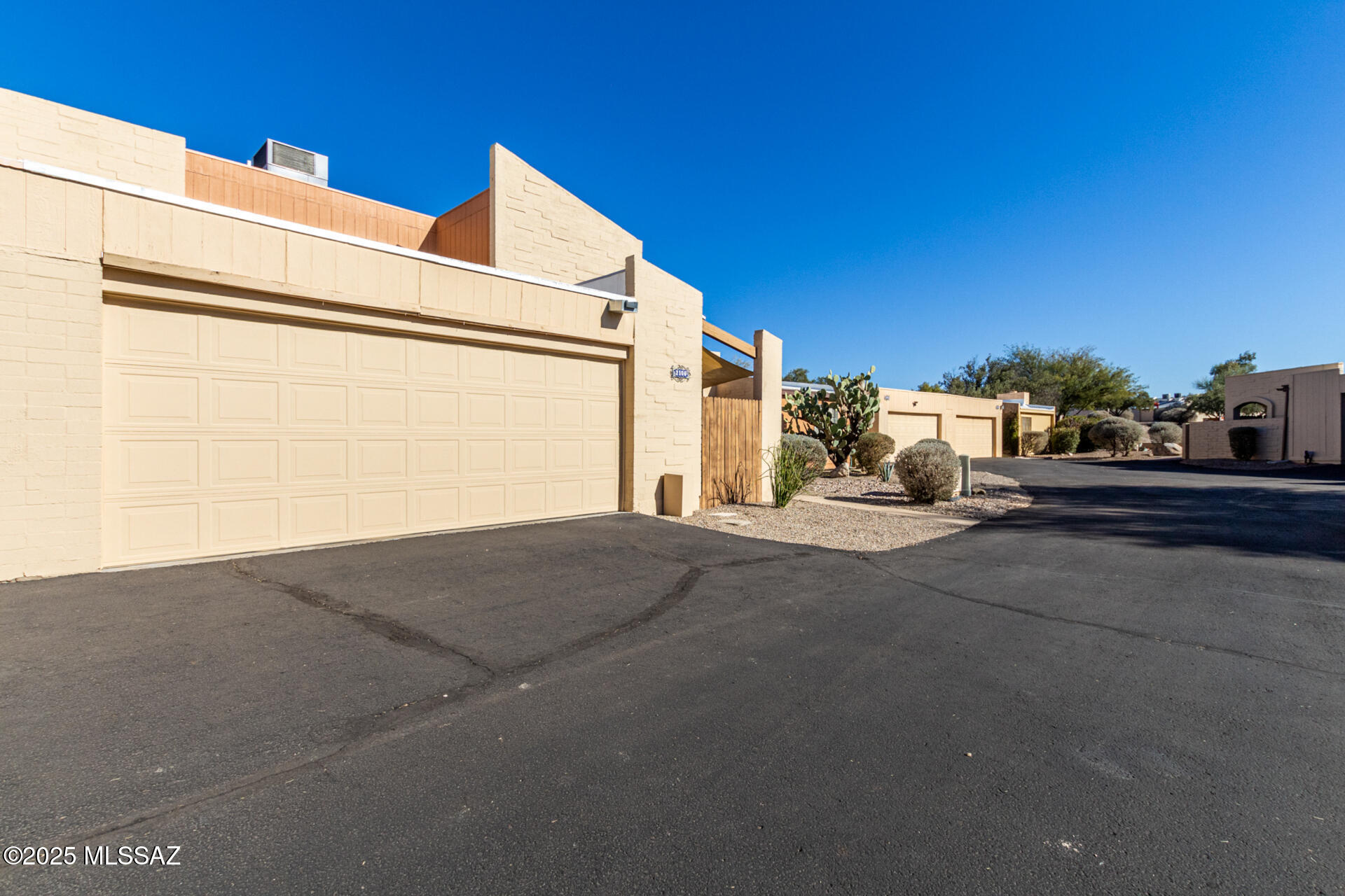 Pantano Townhomes (1-118) - Residential