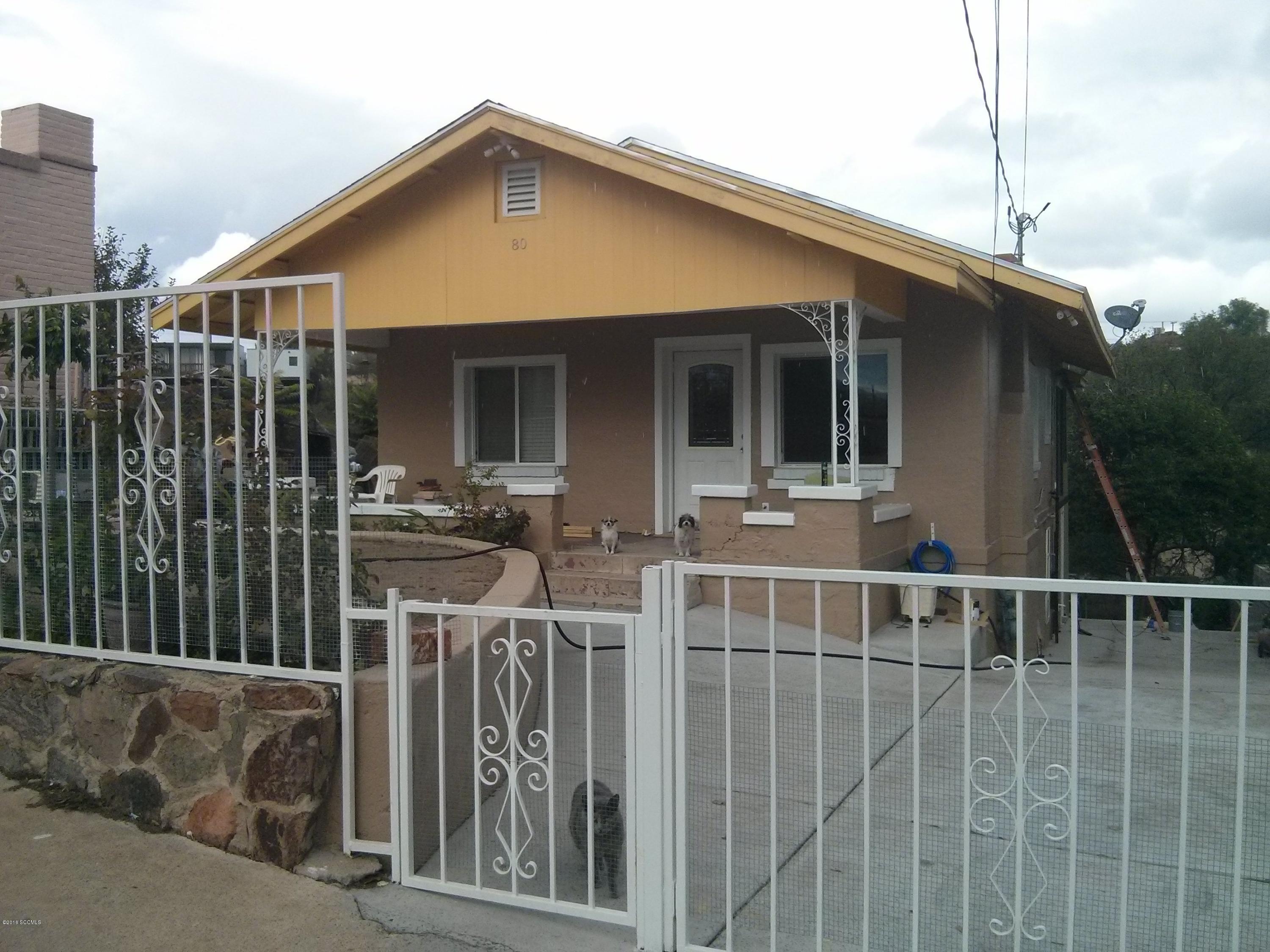 Recently remolded, close to the border and downtown Nogales. Easy access to the freeway.