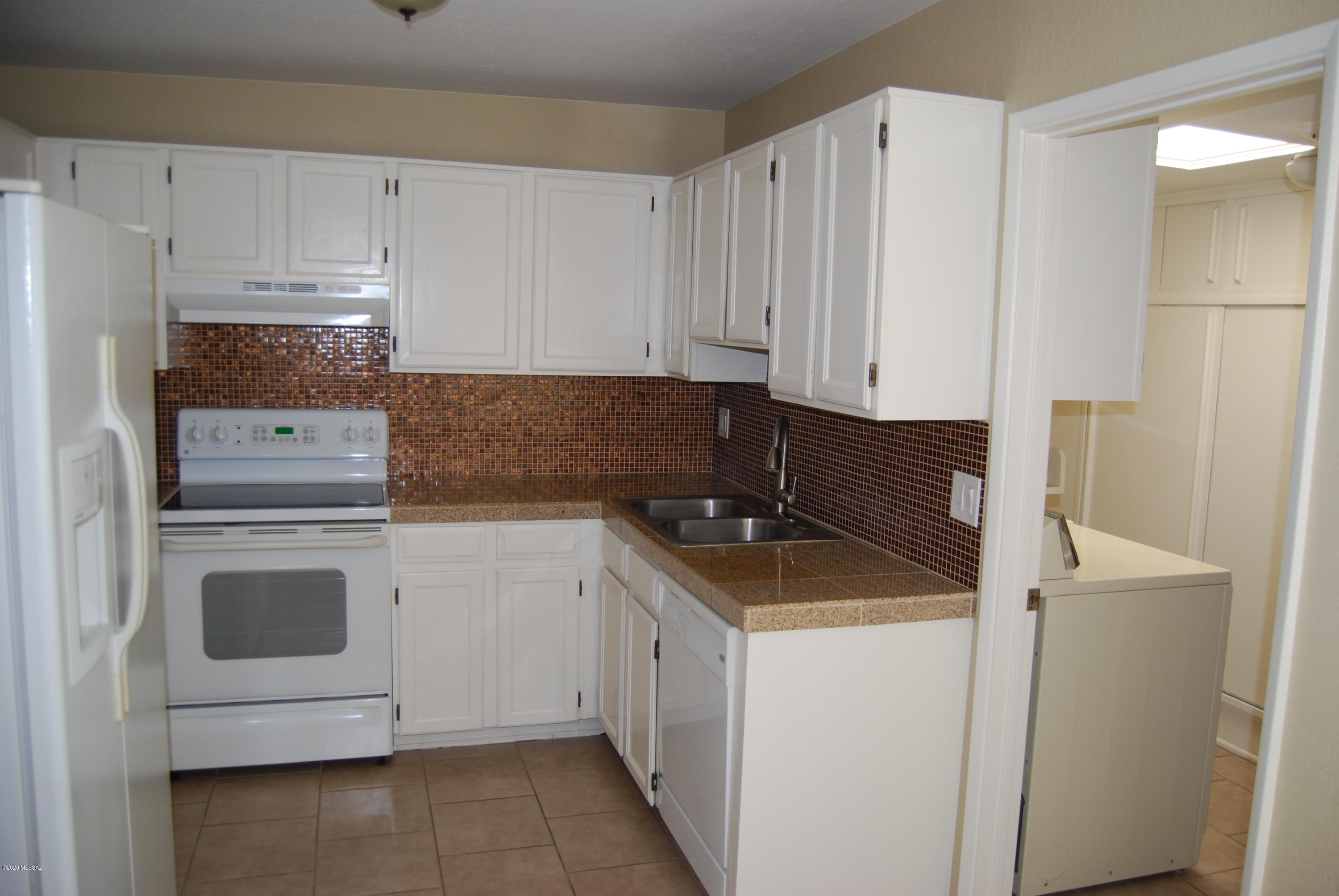 Colonia De Los Alamos - Residential Lease
