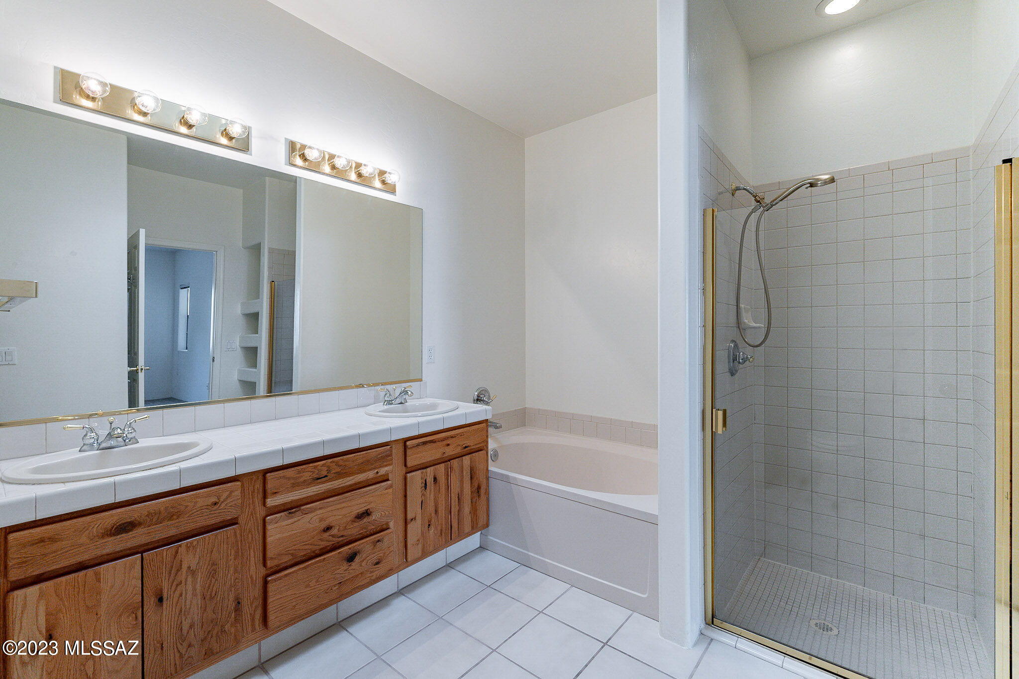 Canada Vista (1-62) - Residential Lease