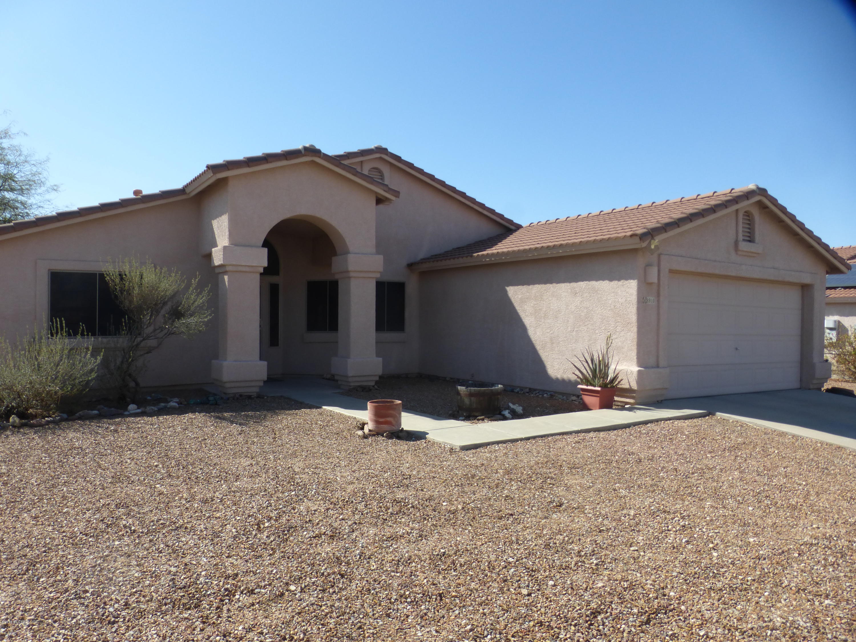 Nice 3 bed/2 bath home on a huge .24 acre lot in Rita Ranch!  Mature shade trees with nice big covered patio and north/south orientation. The back yard also comes with a nice shed on a concrete pad! Corner lot so it feels like you only have a few neighbors as well as higher grade compared to sides! The inside has vaulted ceilings and the combined kitchen to great room feels HUGE...not to mention a split floor plan.  No long hallways or wasted space here... a smart design in the heart of Rita Ranch.  Bring your offers as this one won't last!