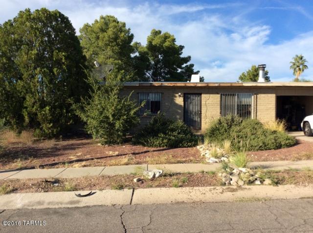 Charming East side home with pool! 3 bedroom 2 bath. Spacious rooms! Walk-in shower. Lots of windows. Lots of storage! Large backyard with a playhouse and playground!