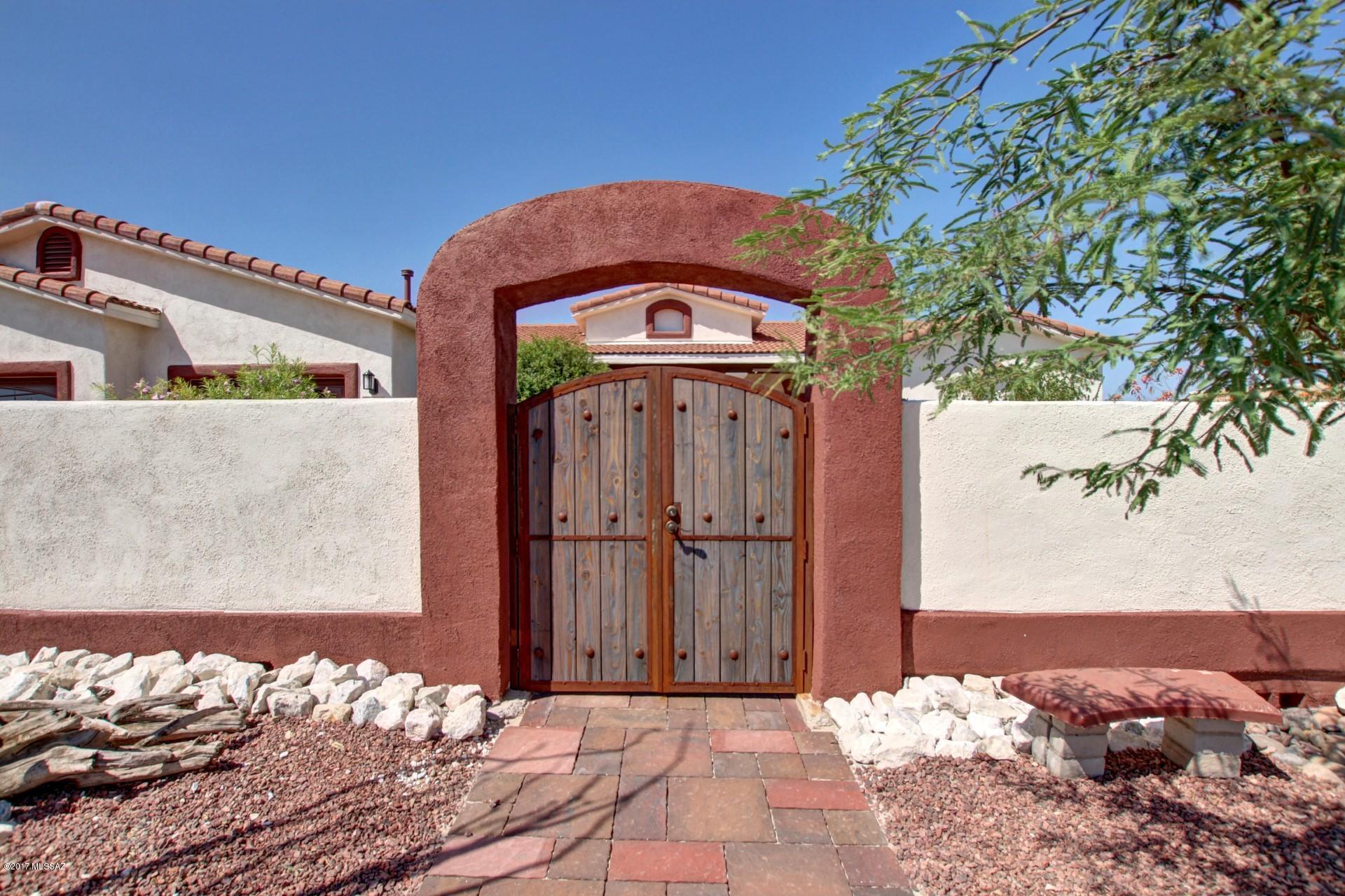 Colonias La Canada (83-219) - Residential