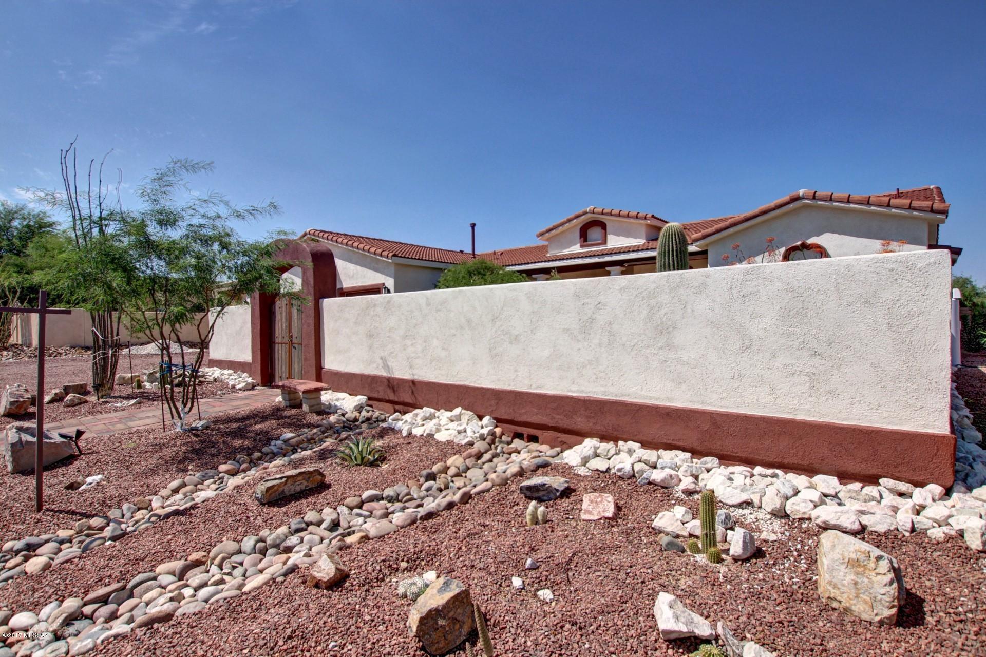 Colonias La Canada (83-219) - Residential